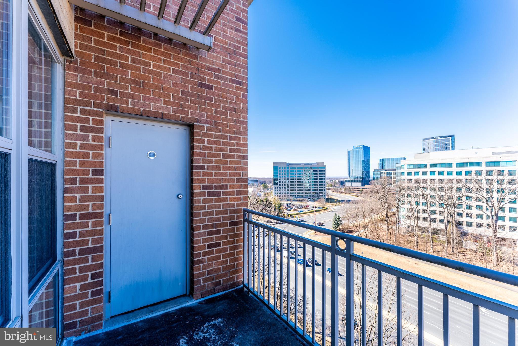 CARLTON HOUSE - Residential