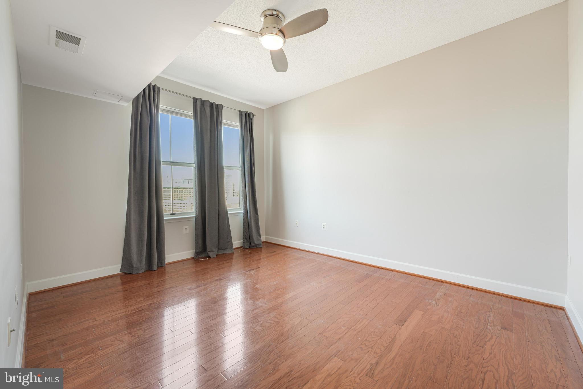 CARLTON HOUSE - Residential