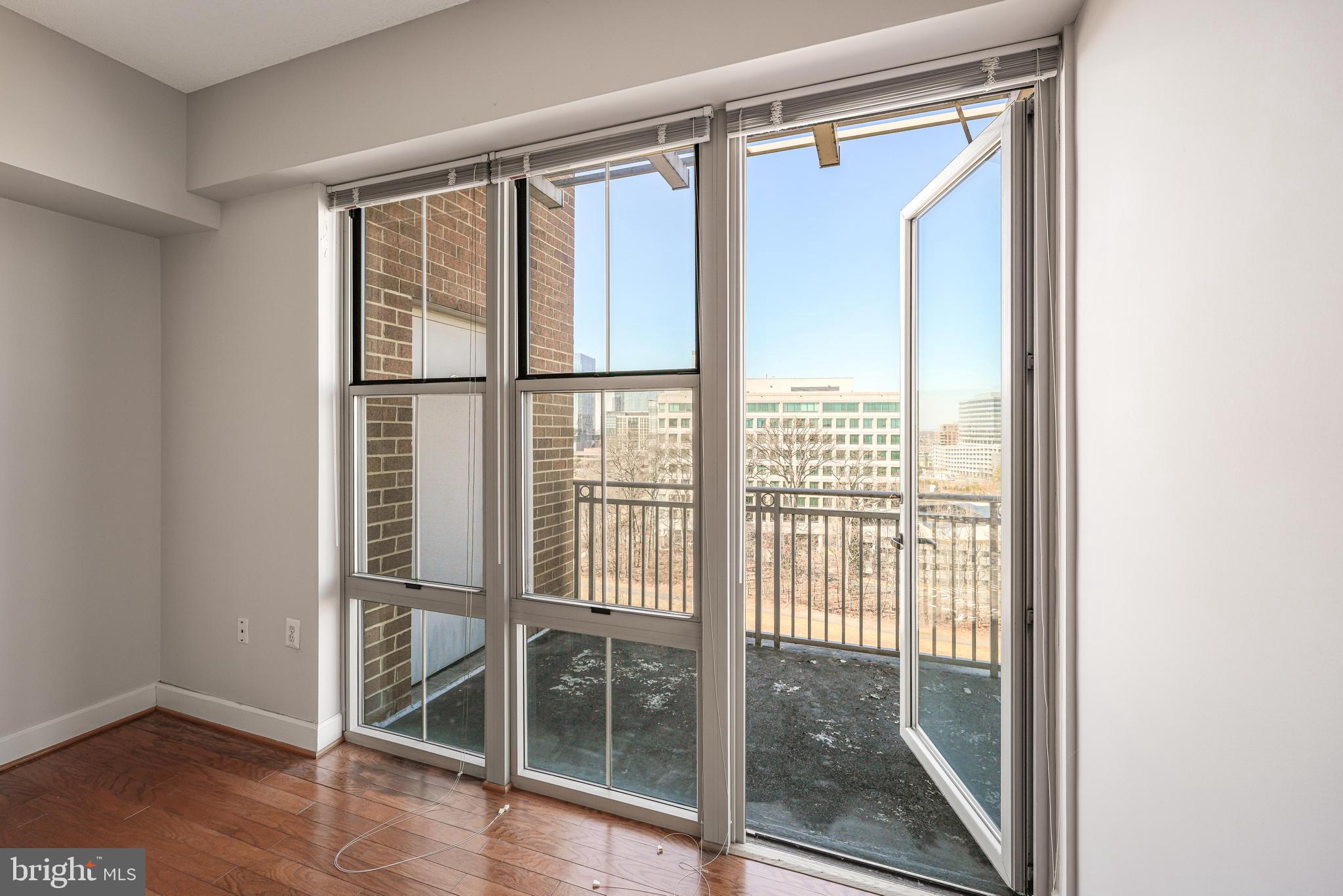 CARLTON HOUSE - Residential