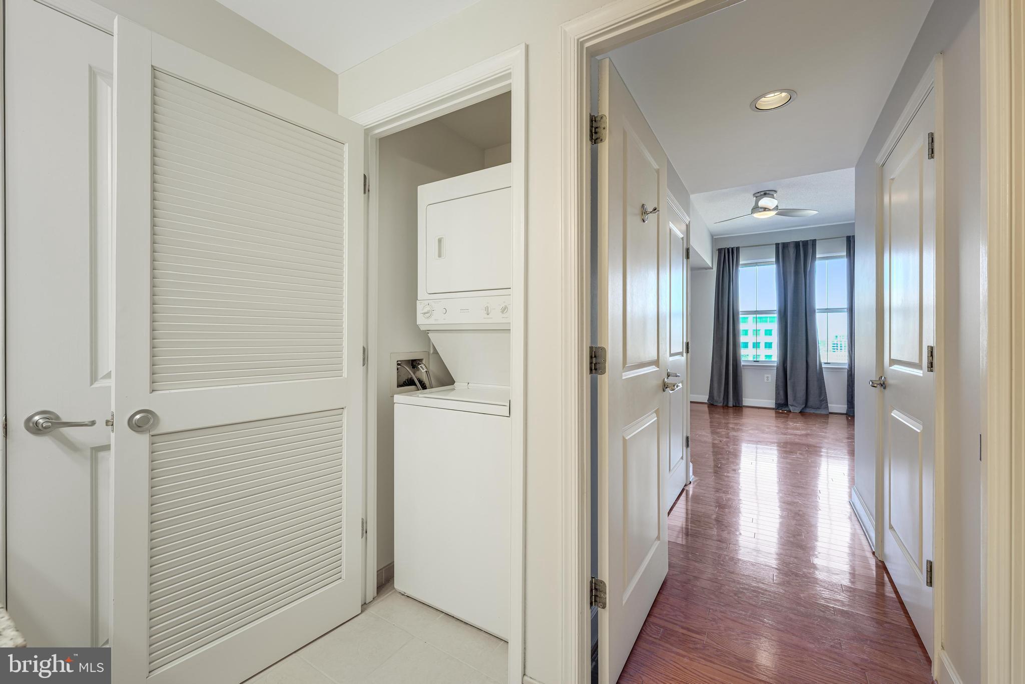 CARLTON HOUSE - Residential