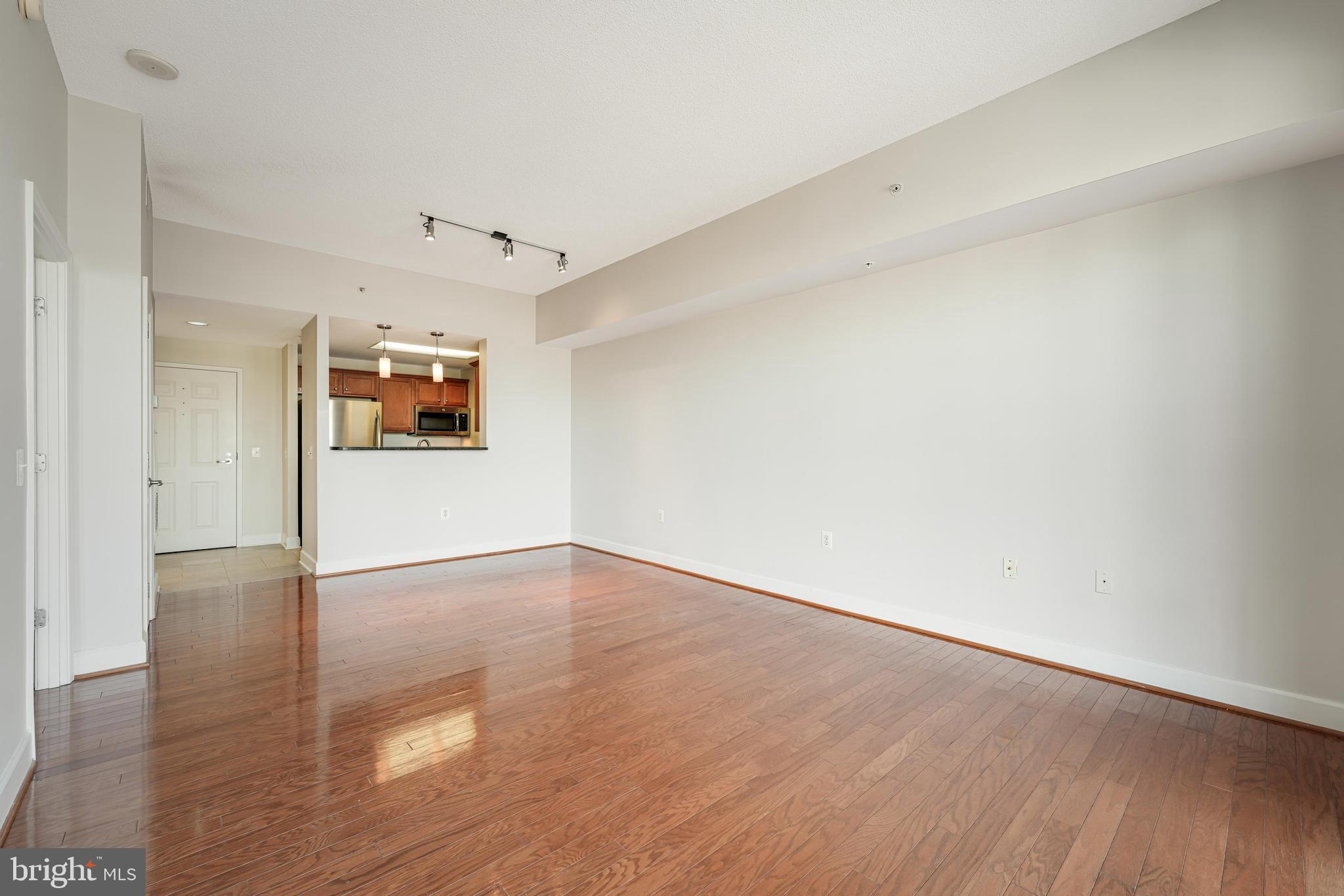 CARLTON HOUSE - Residential