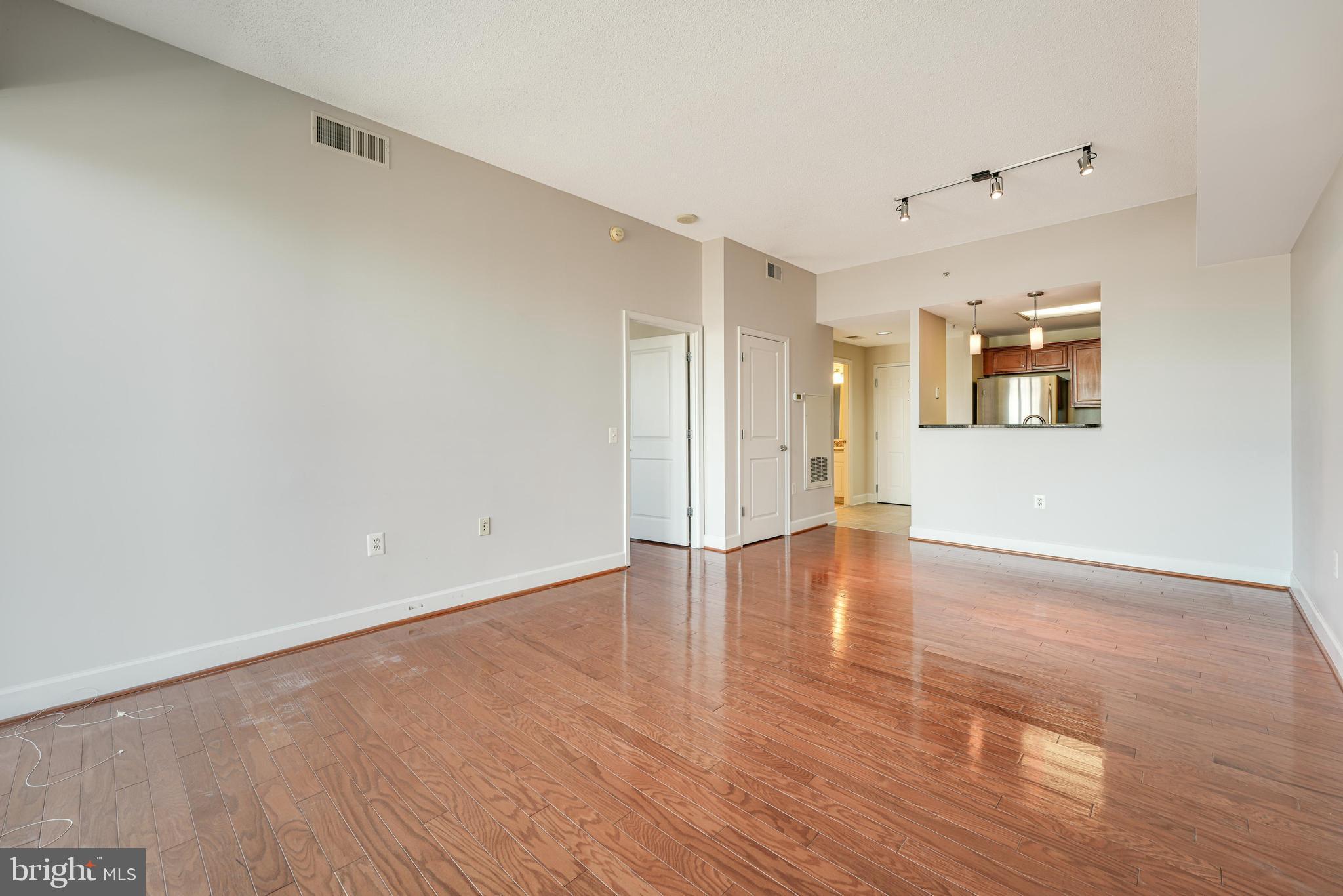 CARLTON HOUSE - Residential