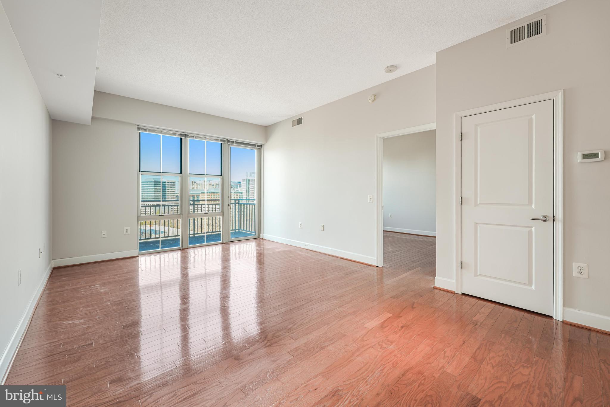 CARLTON HOUSE - Residential