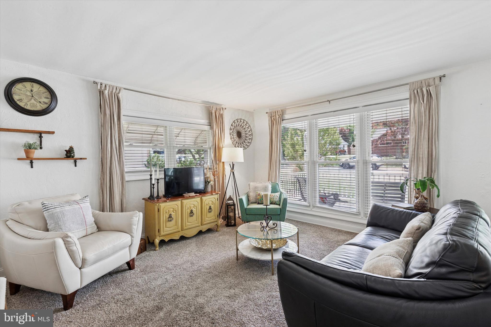 515 W ANDERSON AVENUE