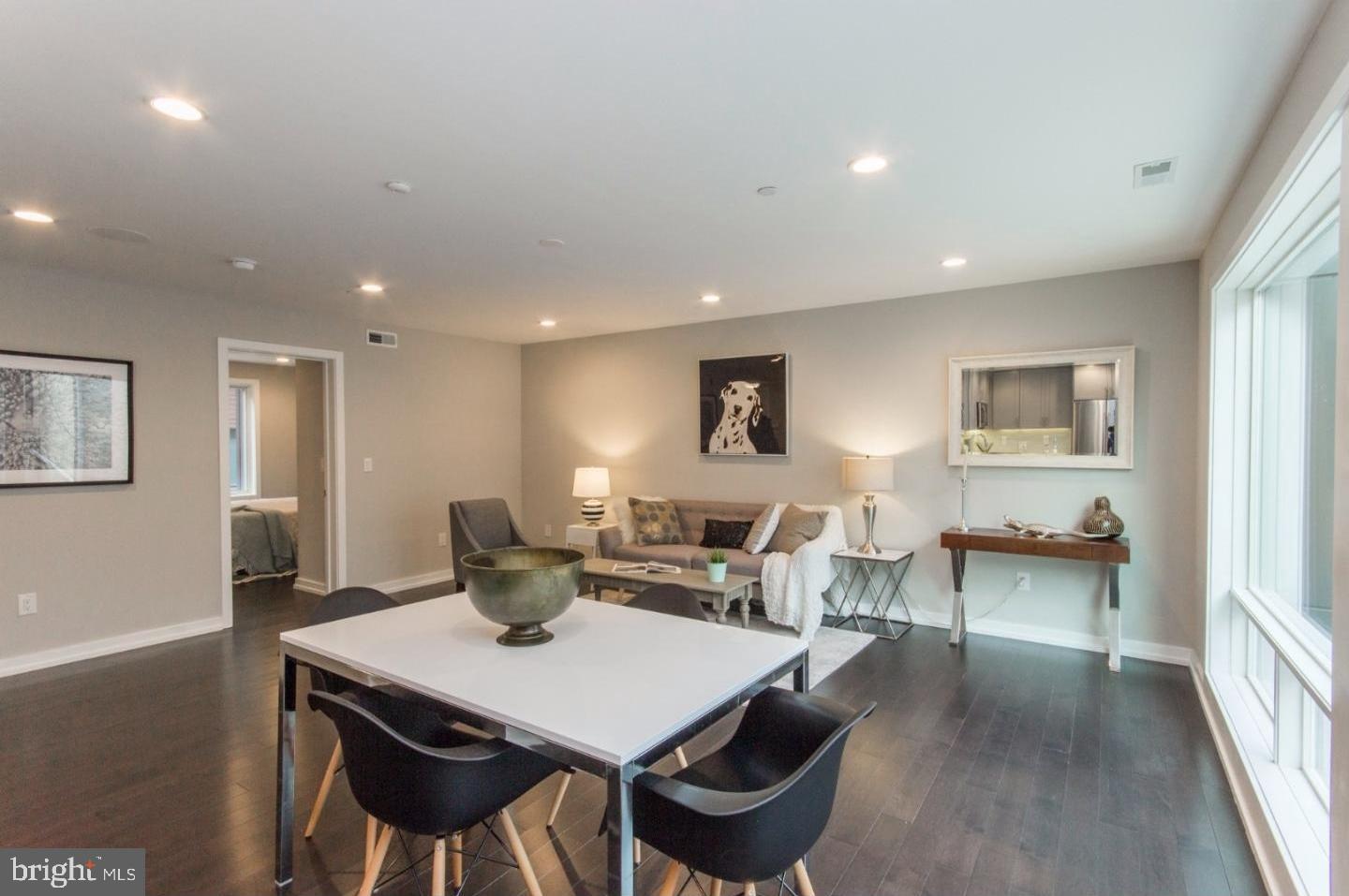 HAWTHORNE - Residential Lease