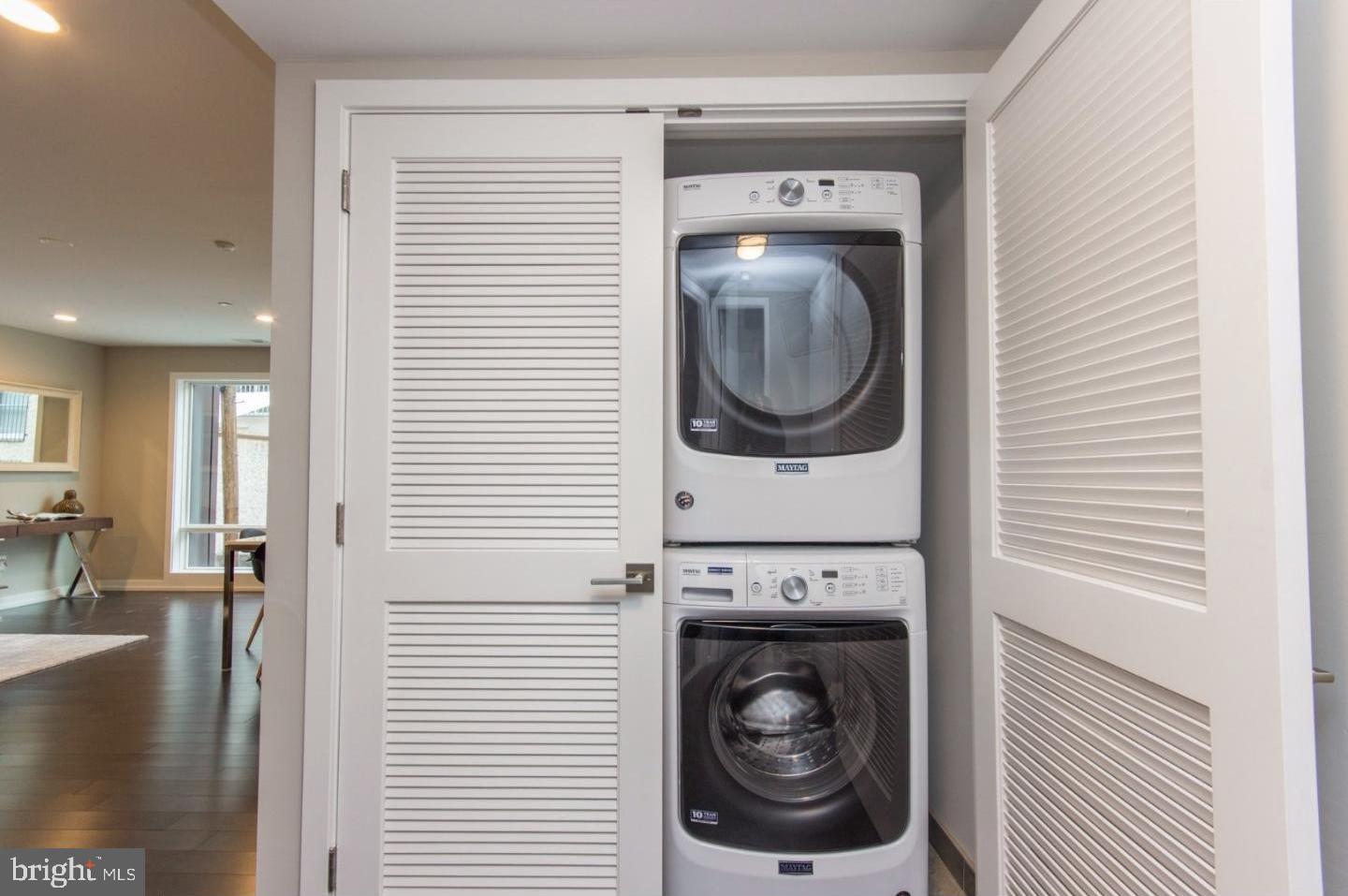 HAWTHORNE - Residential Lease