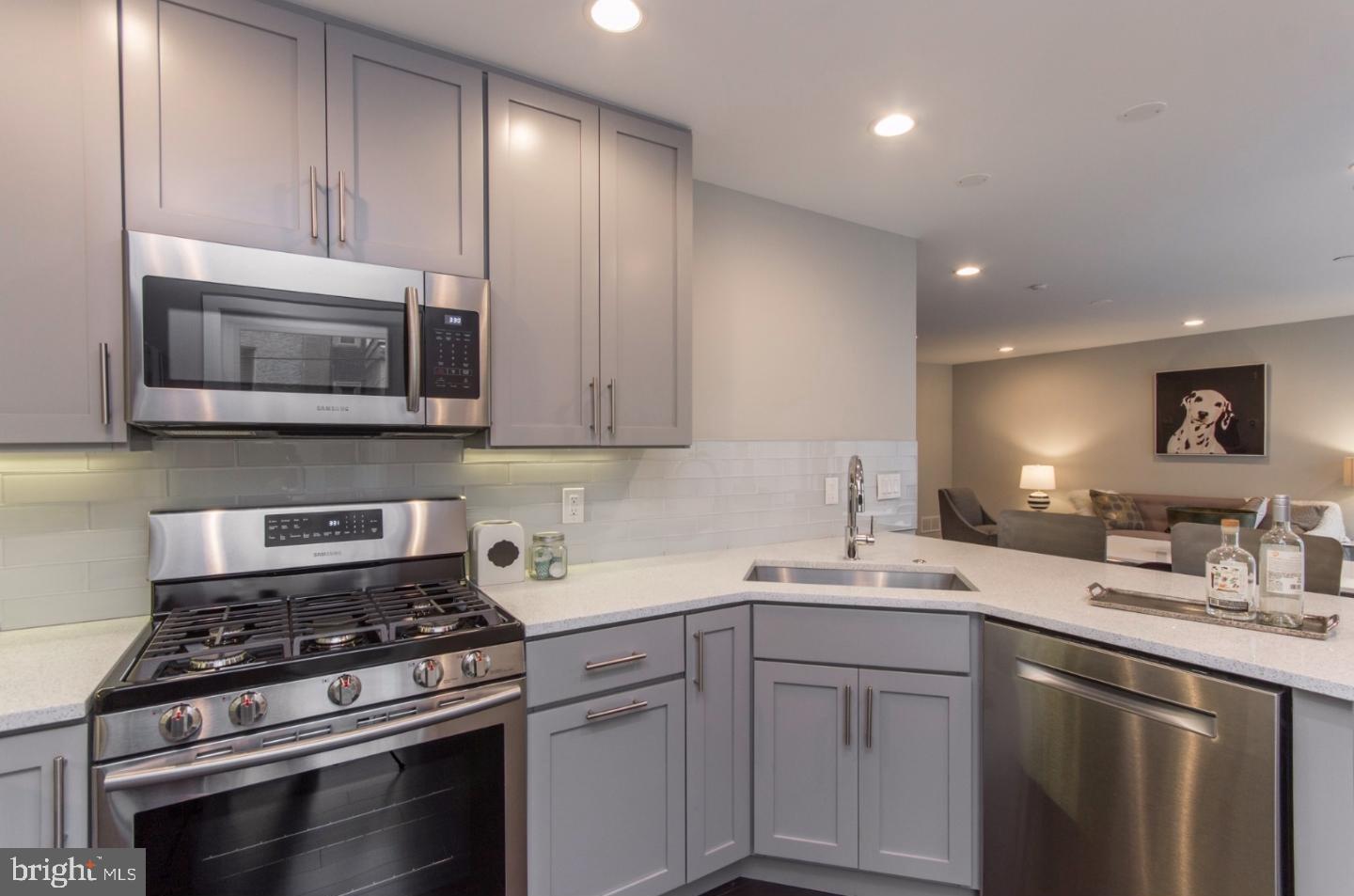 HAWTHORNE - Residential Lease