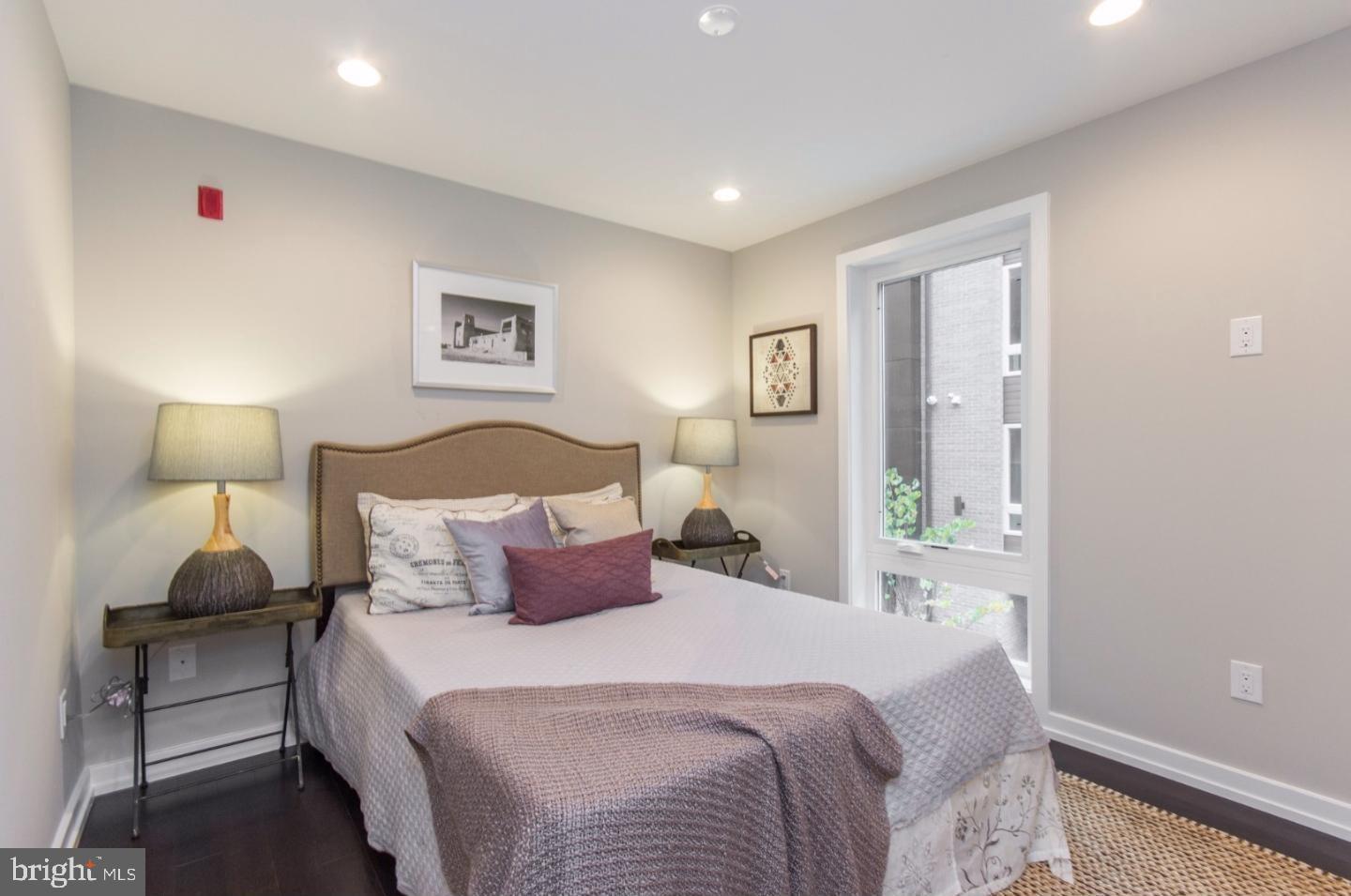 HAWTHORNE - Residential Lease