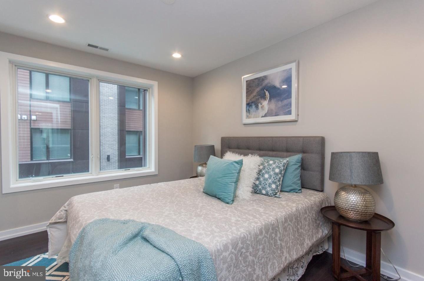 HAWTHORNE - Residential Lease