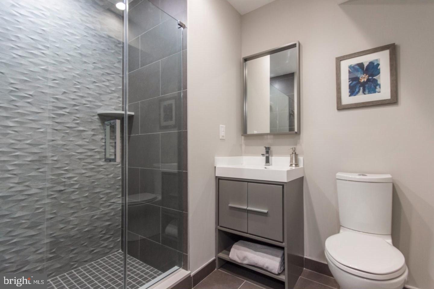 HAWTHORNE - Residential Lease