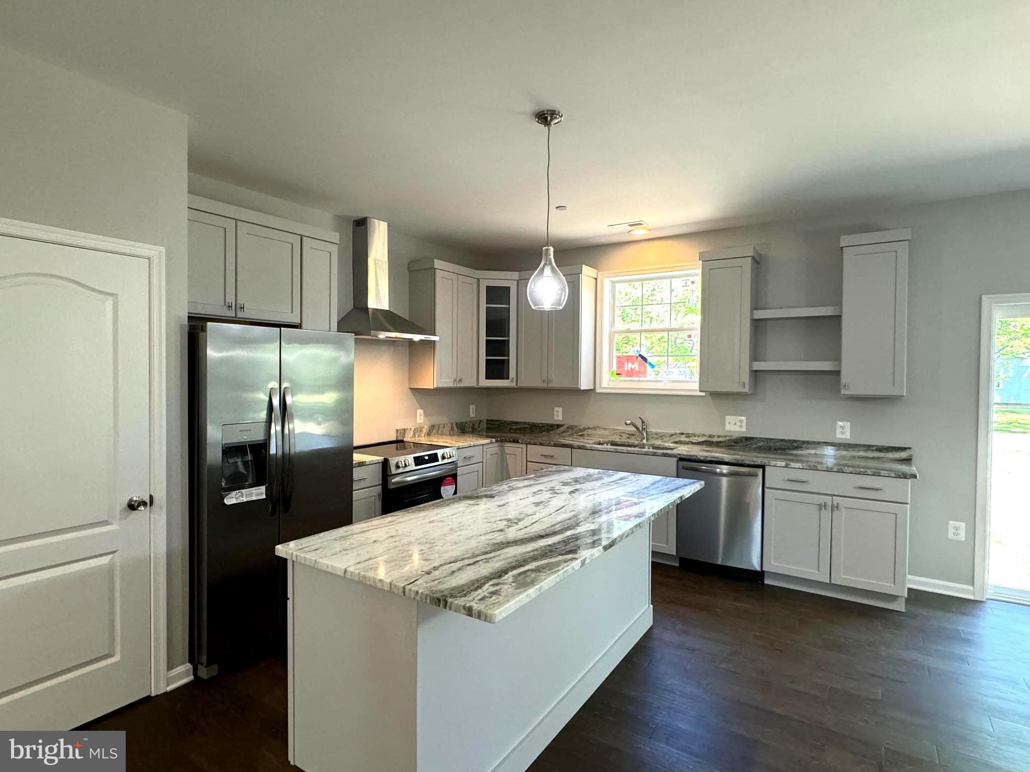 GOLDEN BEACH - Residential