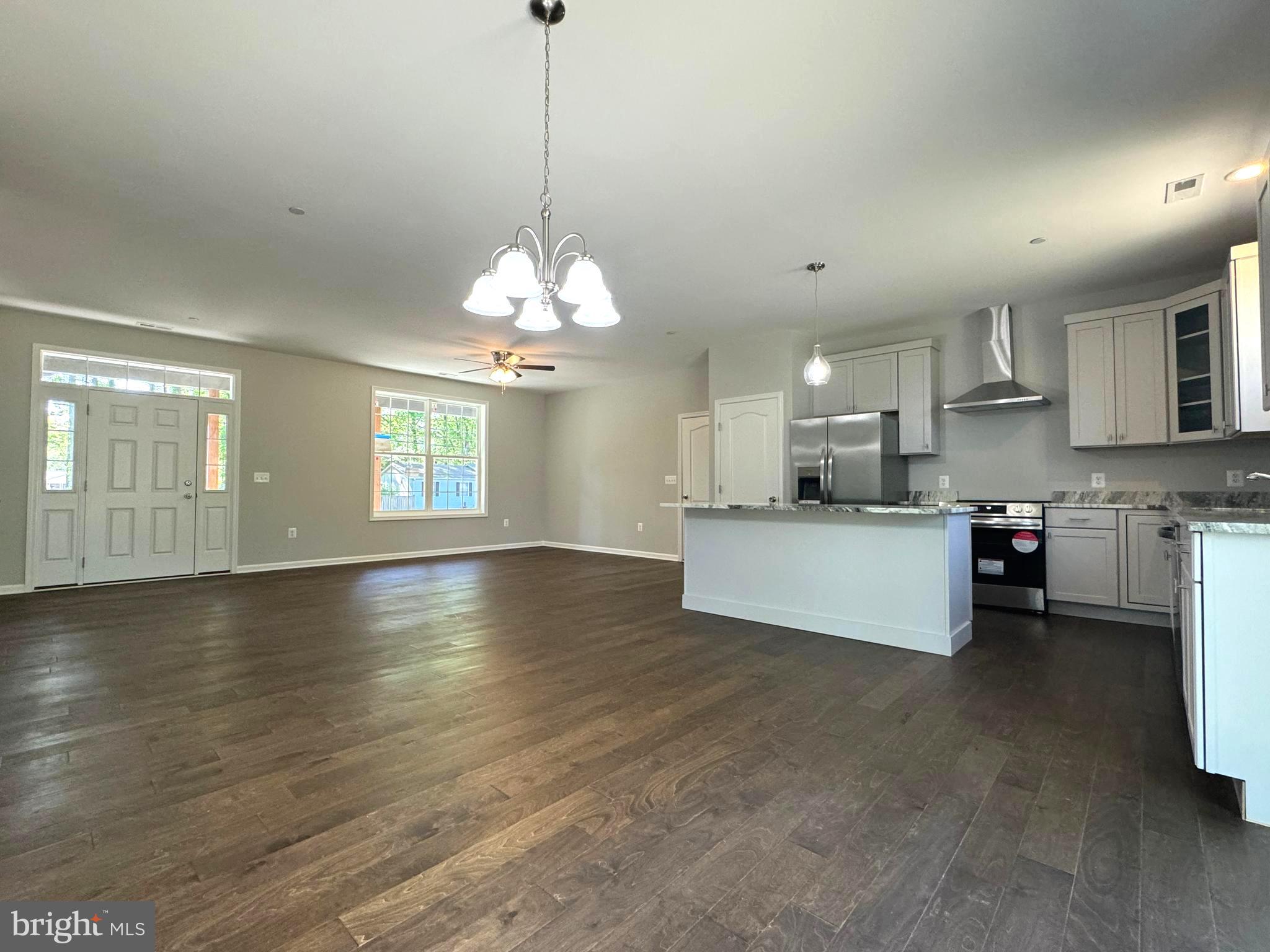 GOLDEN BEACH - Residential