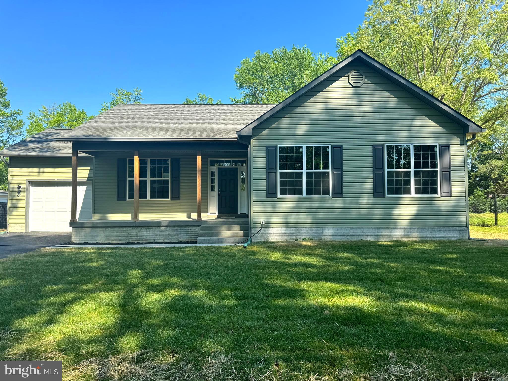 GOLDEN BEACH - Residential