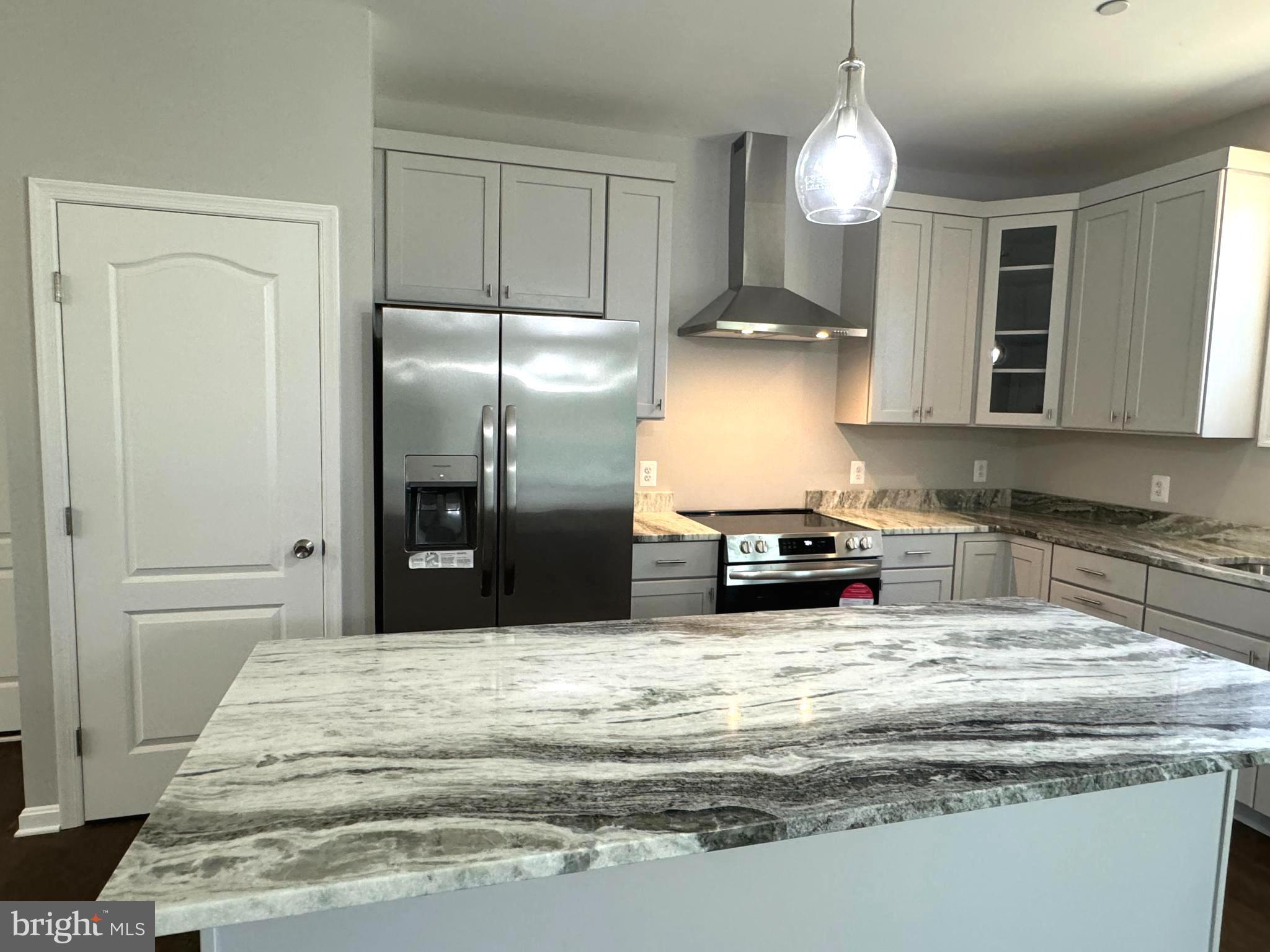 GOLDEN BEACH - Residential