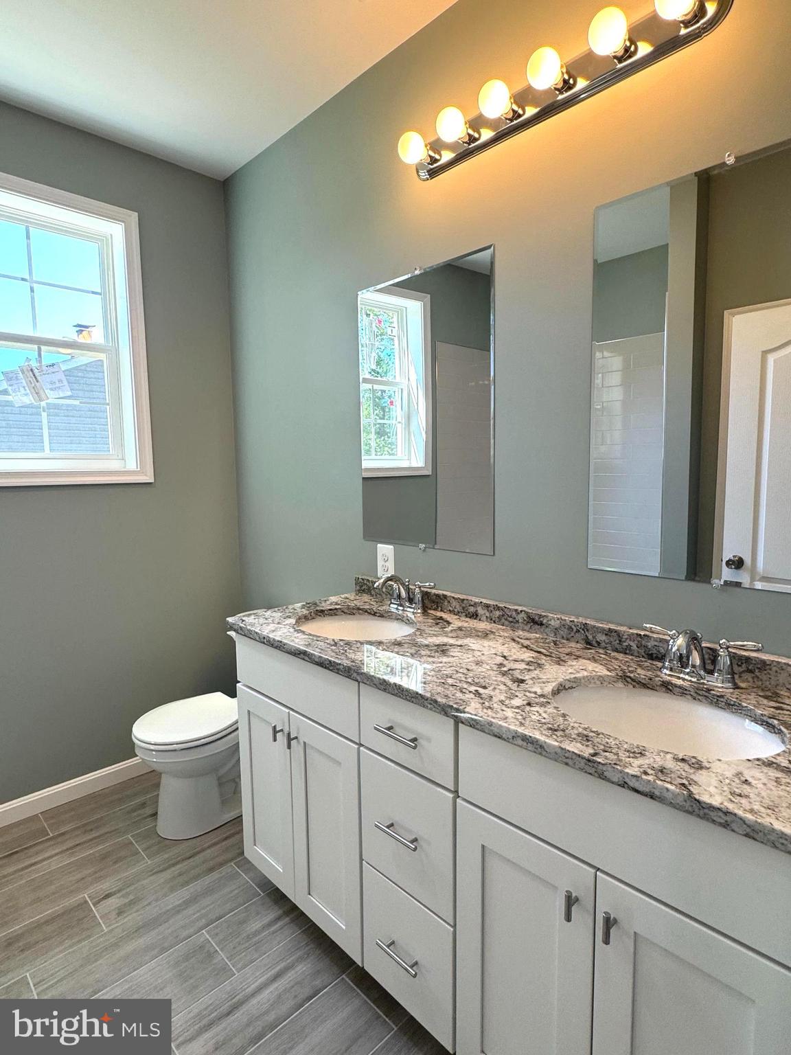 GOLDEN BEACH - Residential