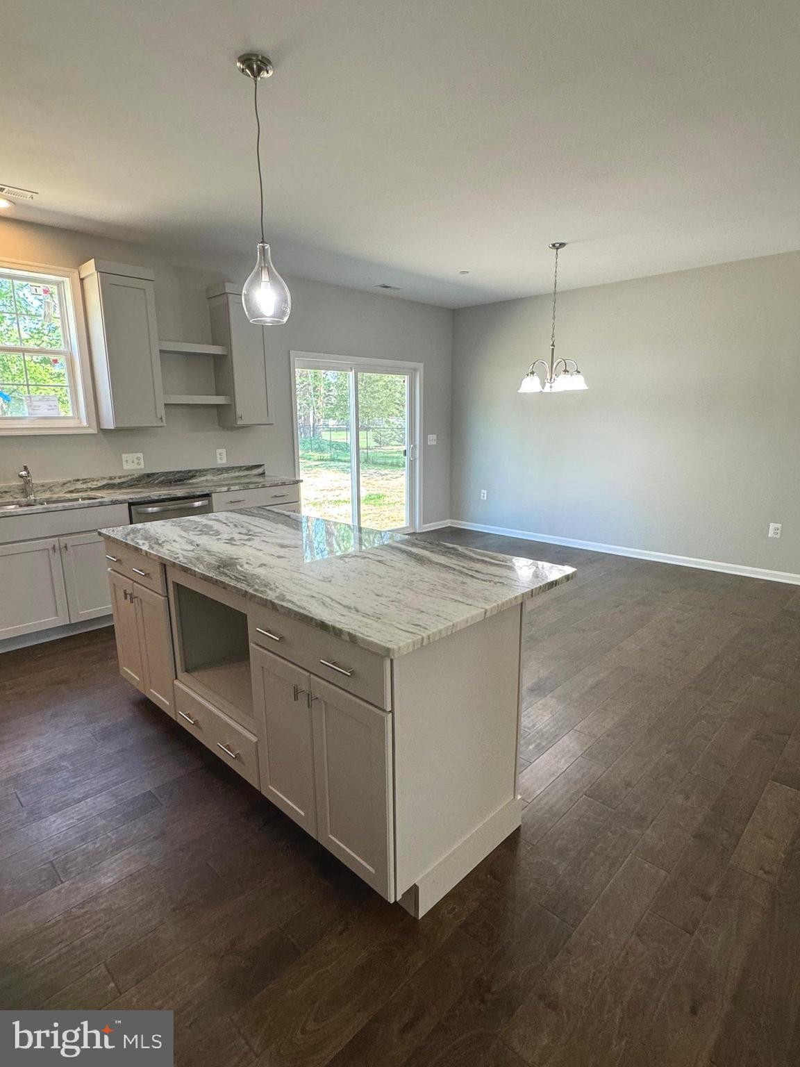 GOLDEN BEACH - Residential