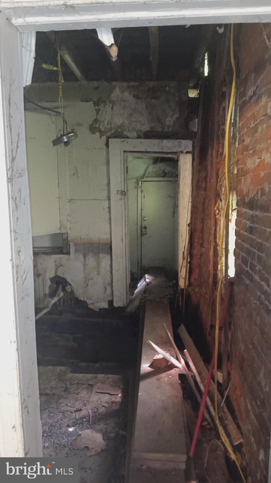 1912 W WILLARD STREET