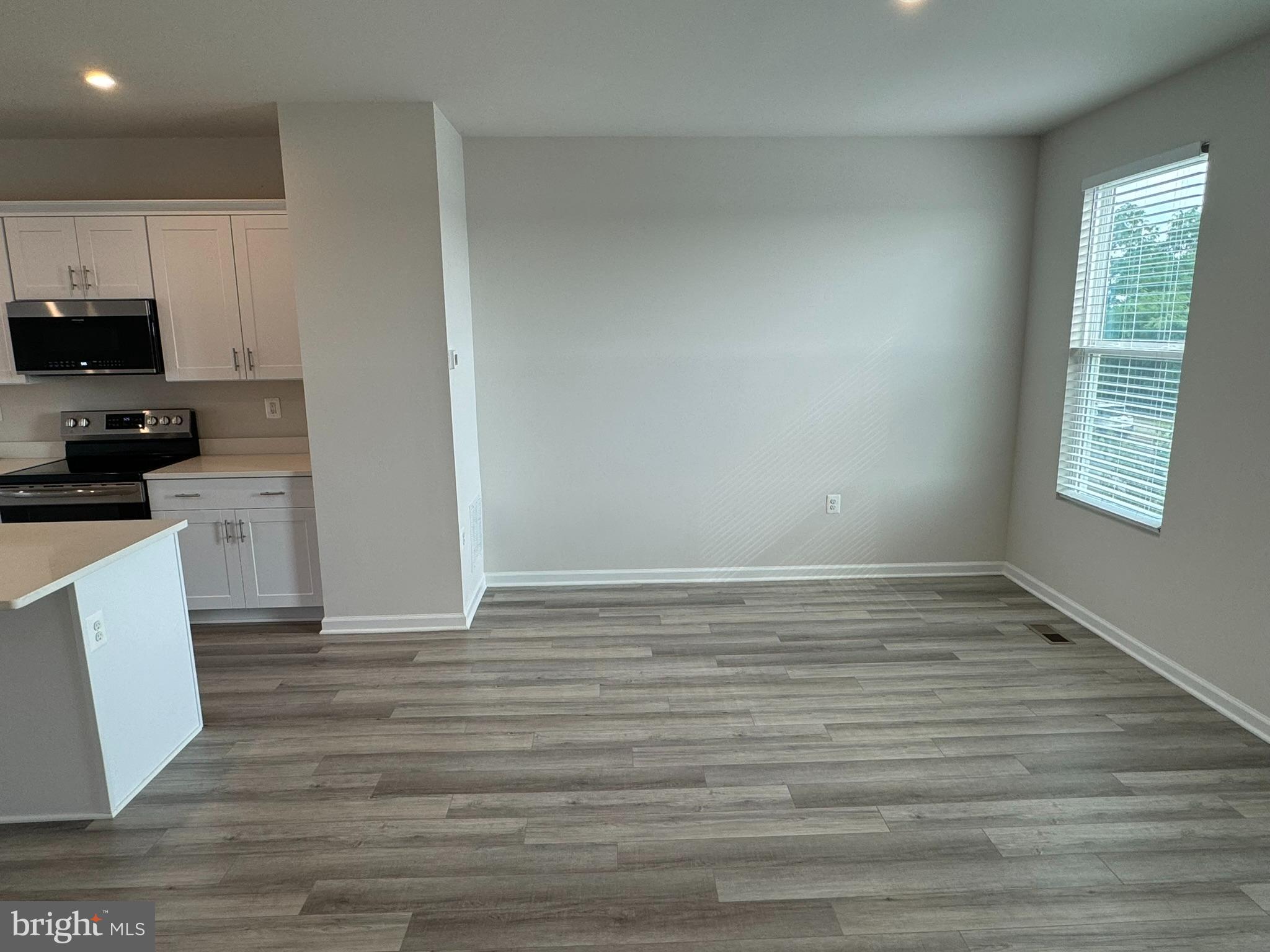 PRESIDENTS POINTE - Residential Lease