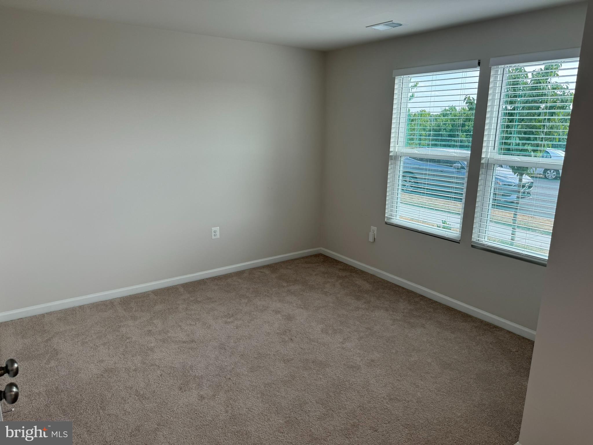 PRESIDENTS POINTE - Residential Lease