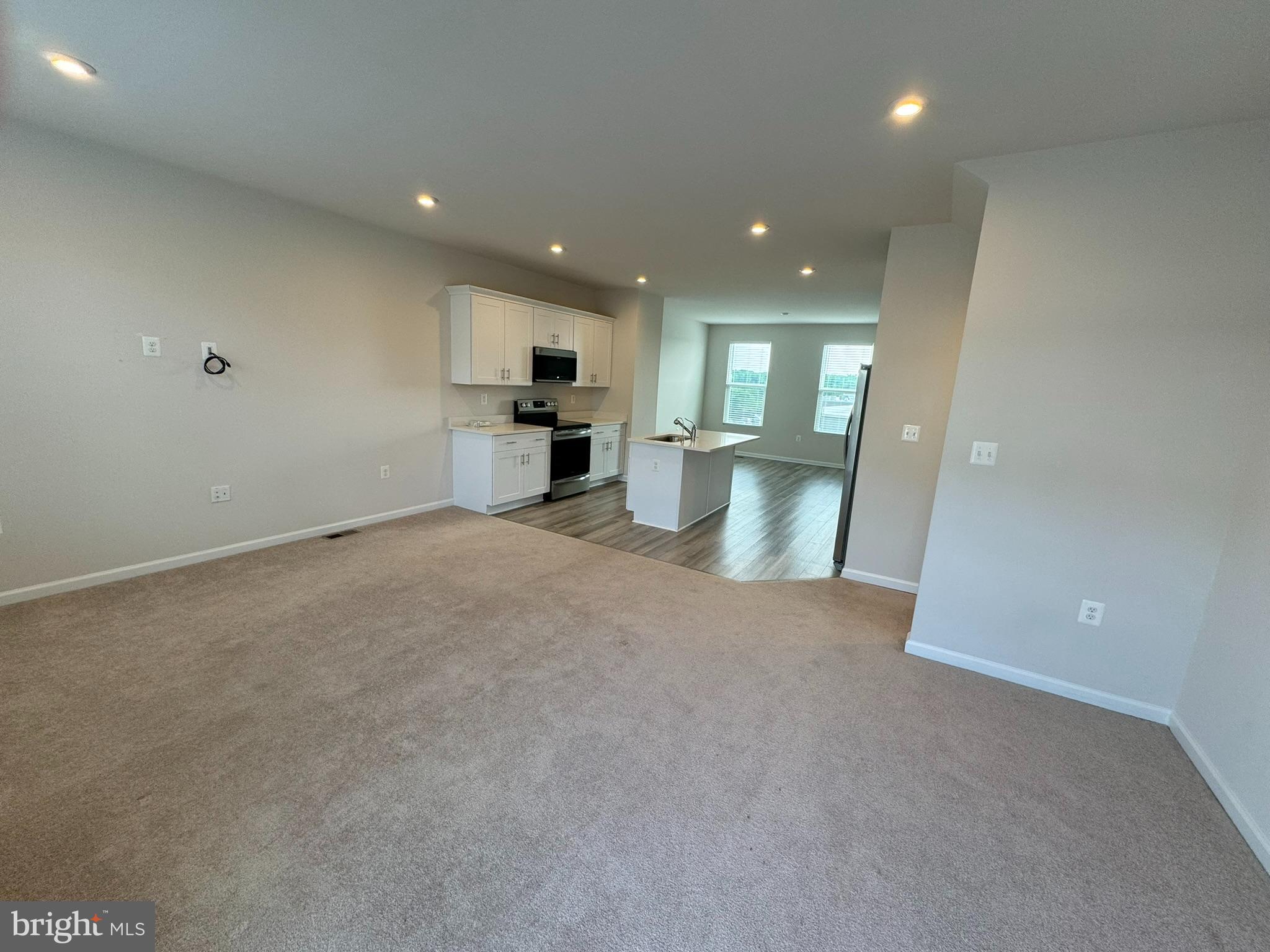 PRESIDENTS POINTE - Residential Lease