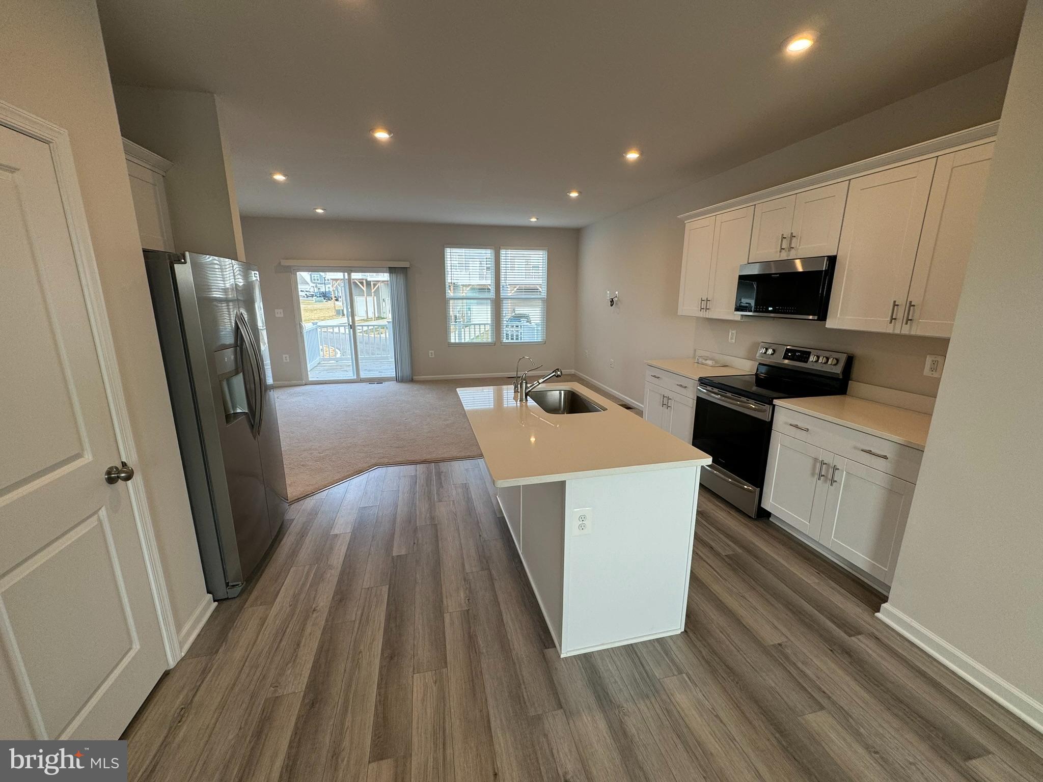 PRESIDENTS POINTE - Residential Lease