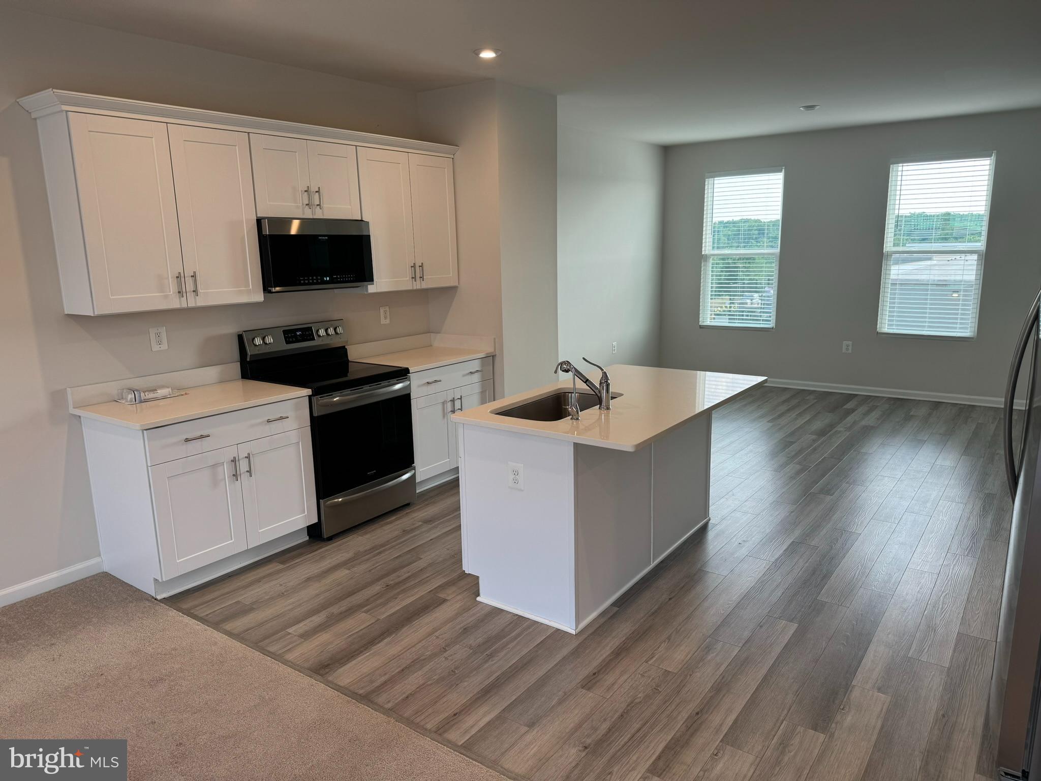 PRESIDENTS POINTE - Residential Lease