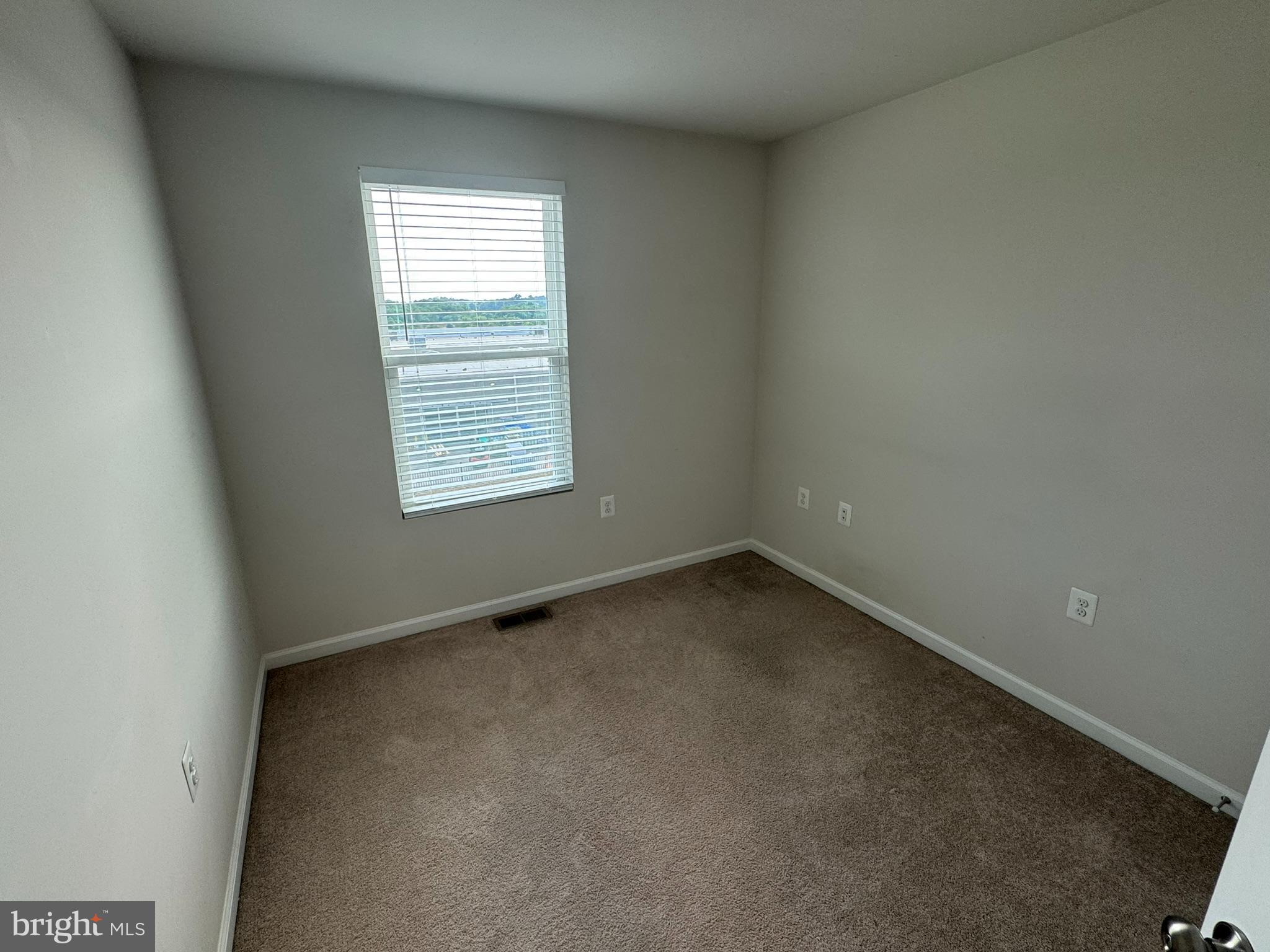 PRESIDENTS POINTE - Residential Lease