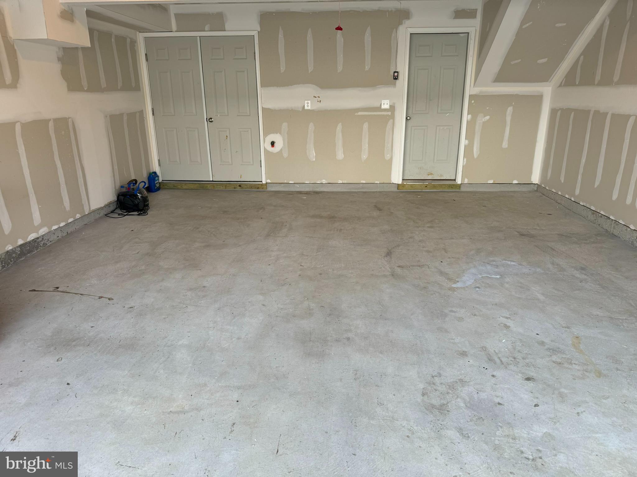 PRESIDENTS POINTE - Residential Lease