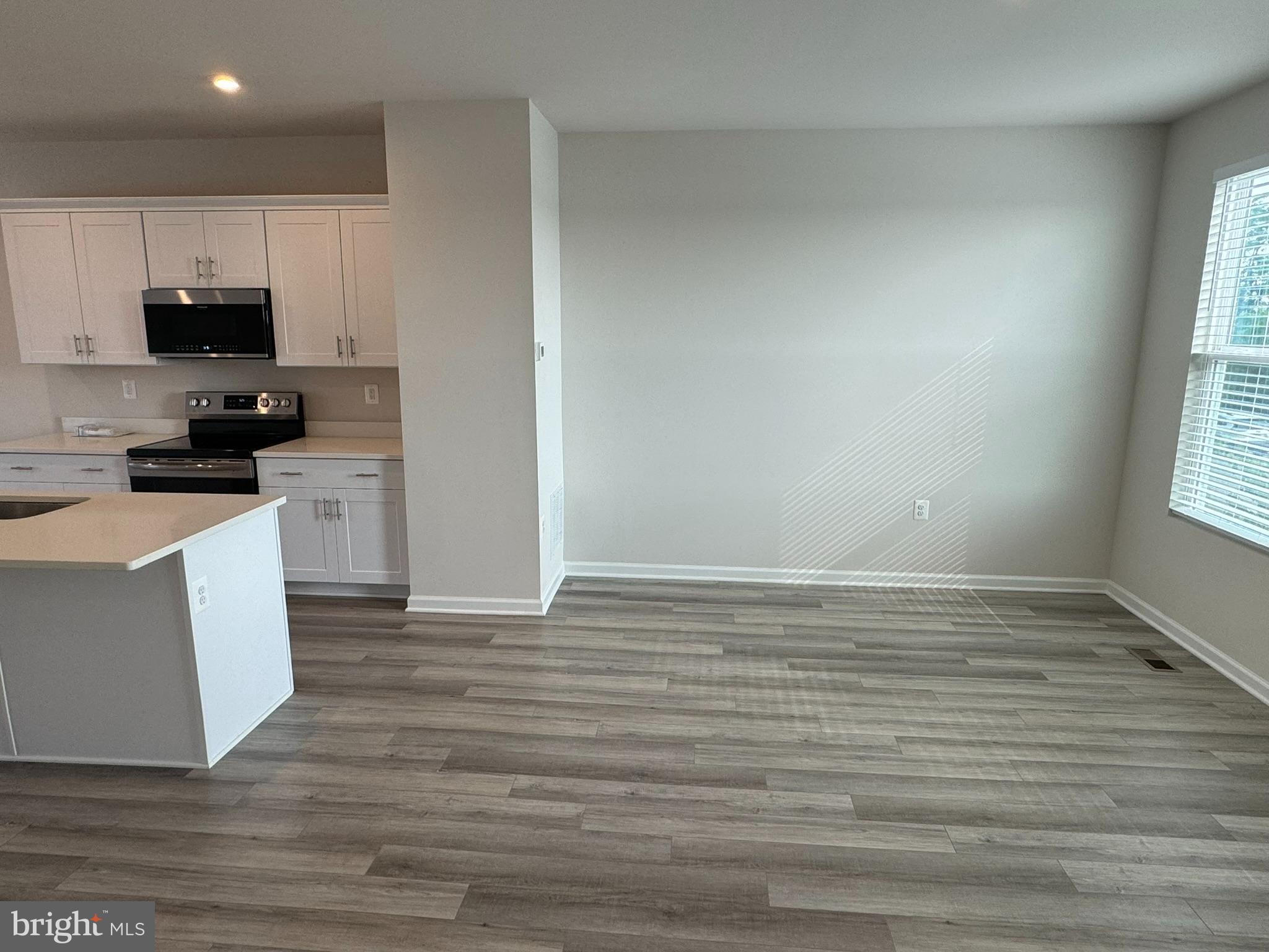 PRESIDENTS POINTE - Residential Lease