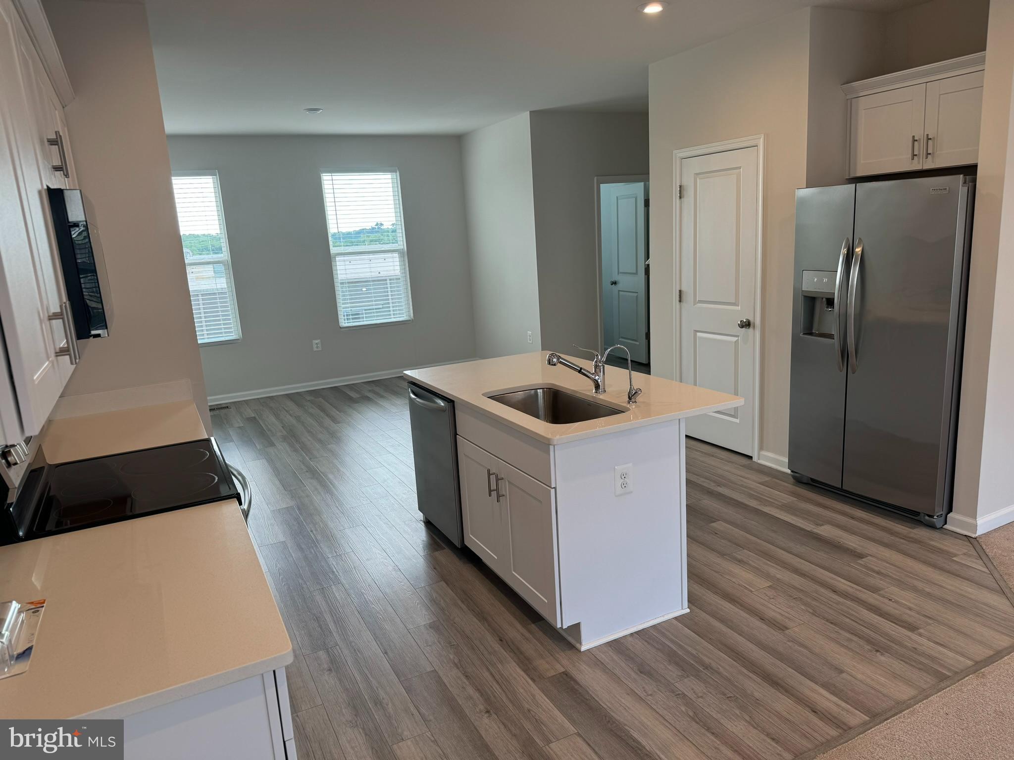 PRESIDENTS POINTE - Residential Lease