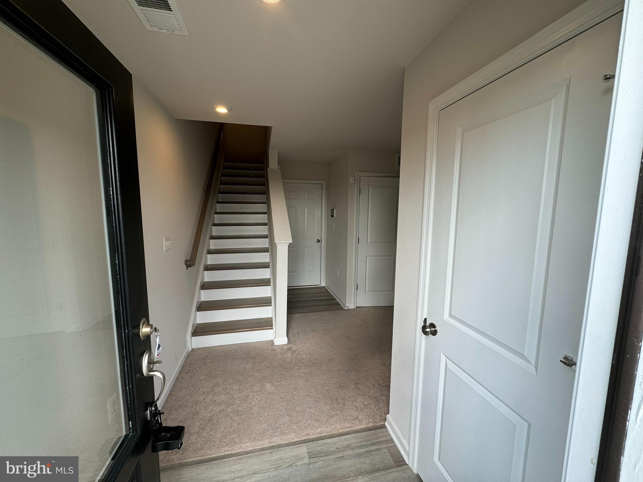 PRESIDENTS POINTE - Residential Lease