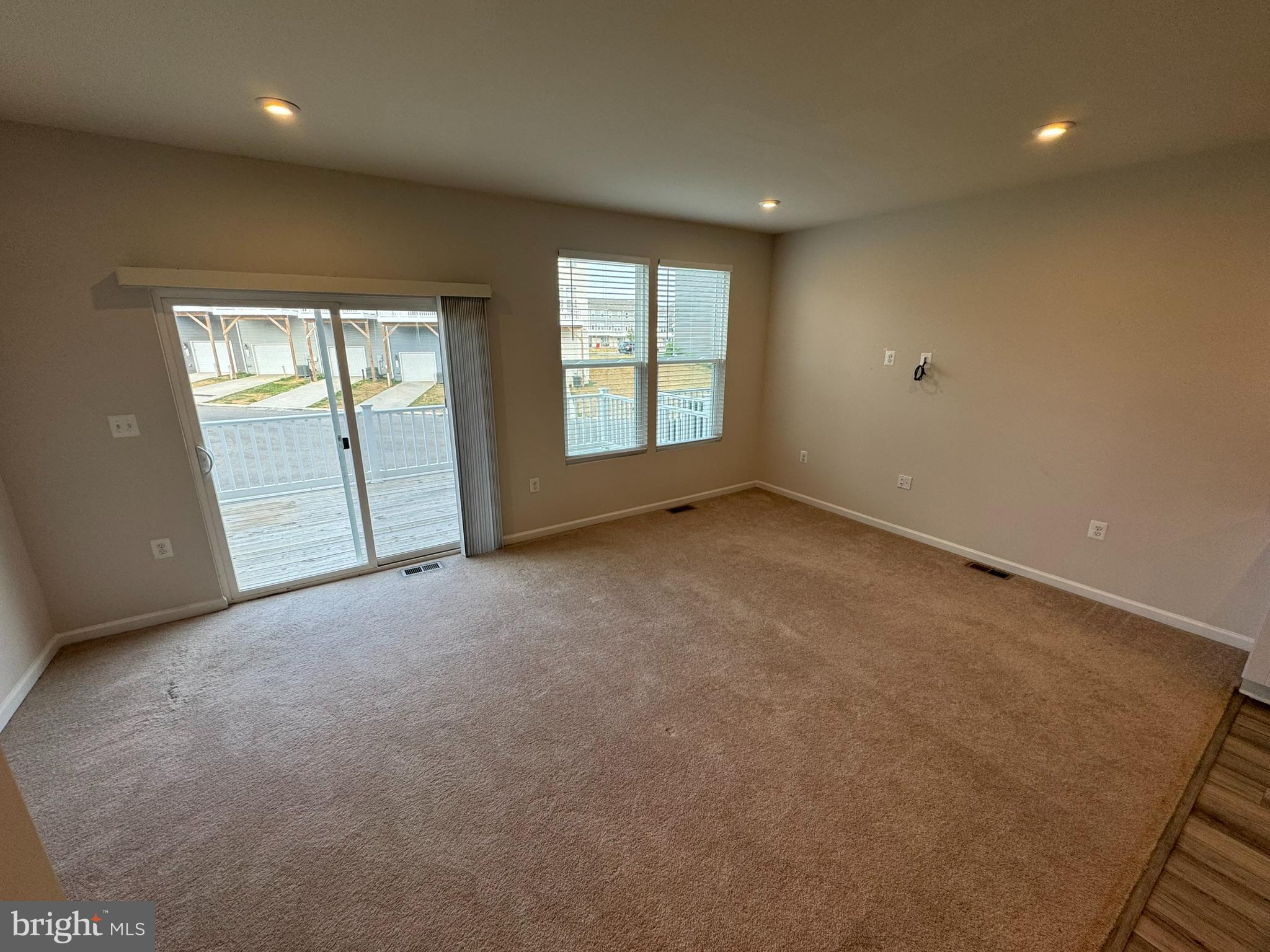 PRESIDENTS POINTE - Residential Lease