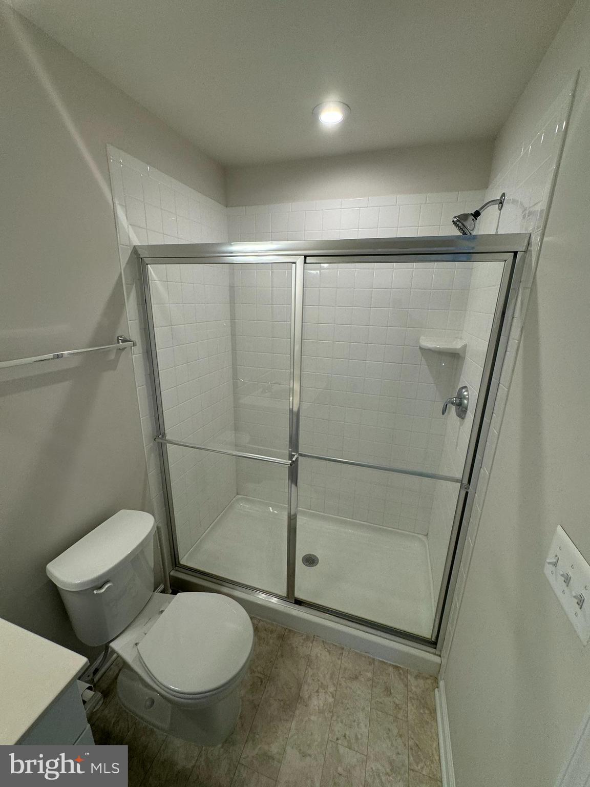 PRESIDENTS POINTE - Residential Lease