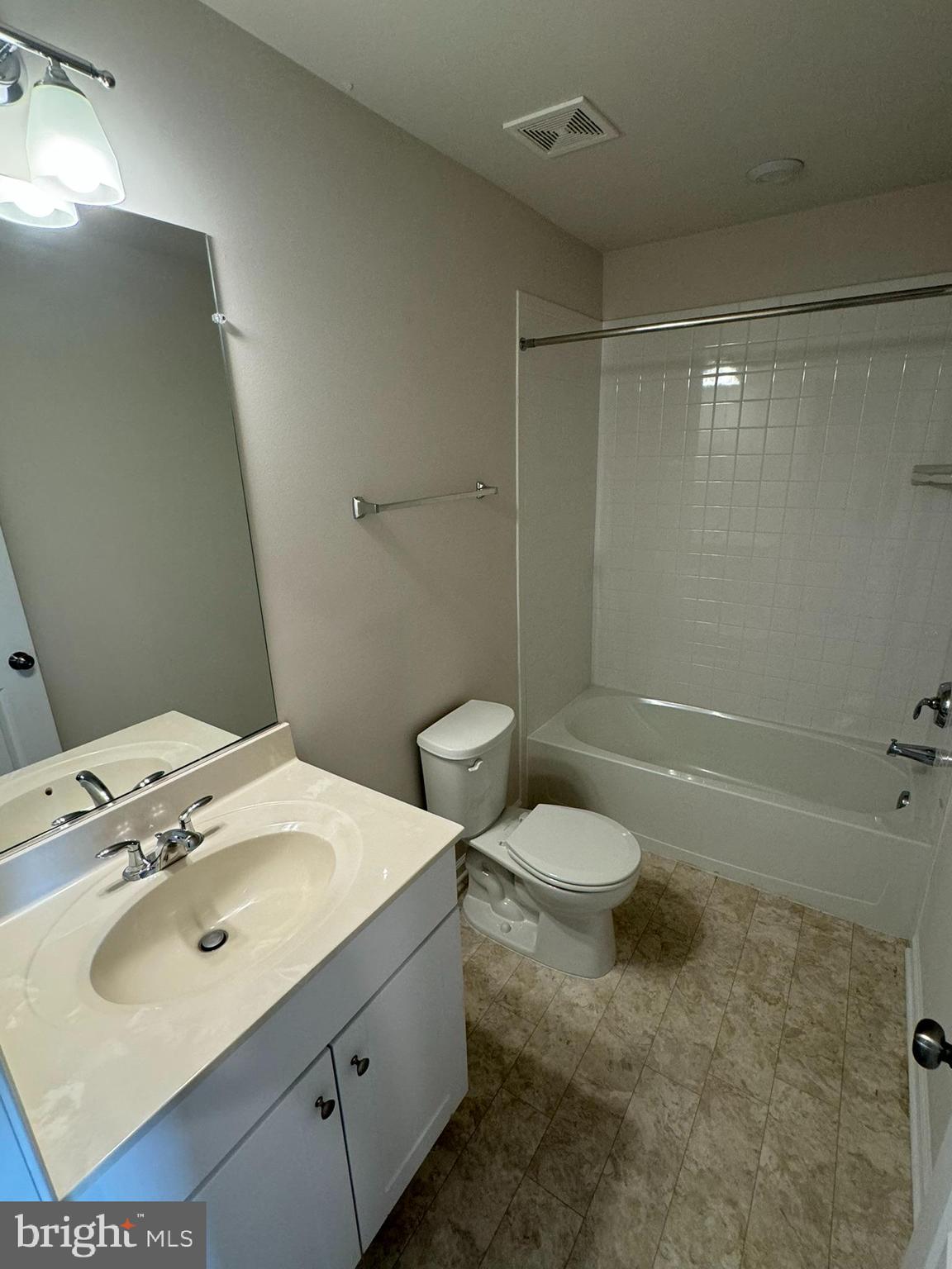 PRESIDENTS POINTE - Residential Lease