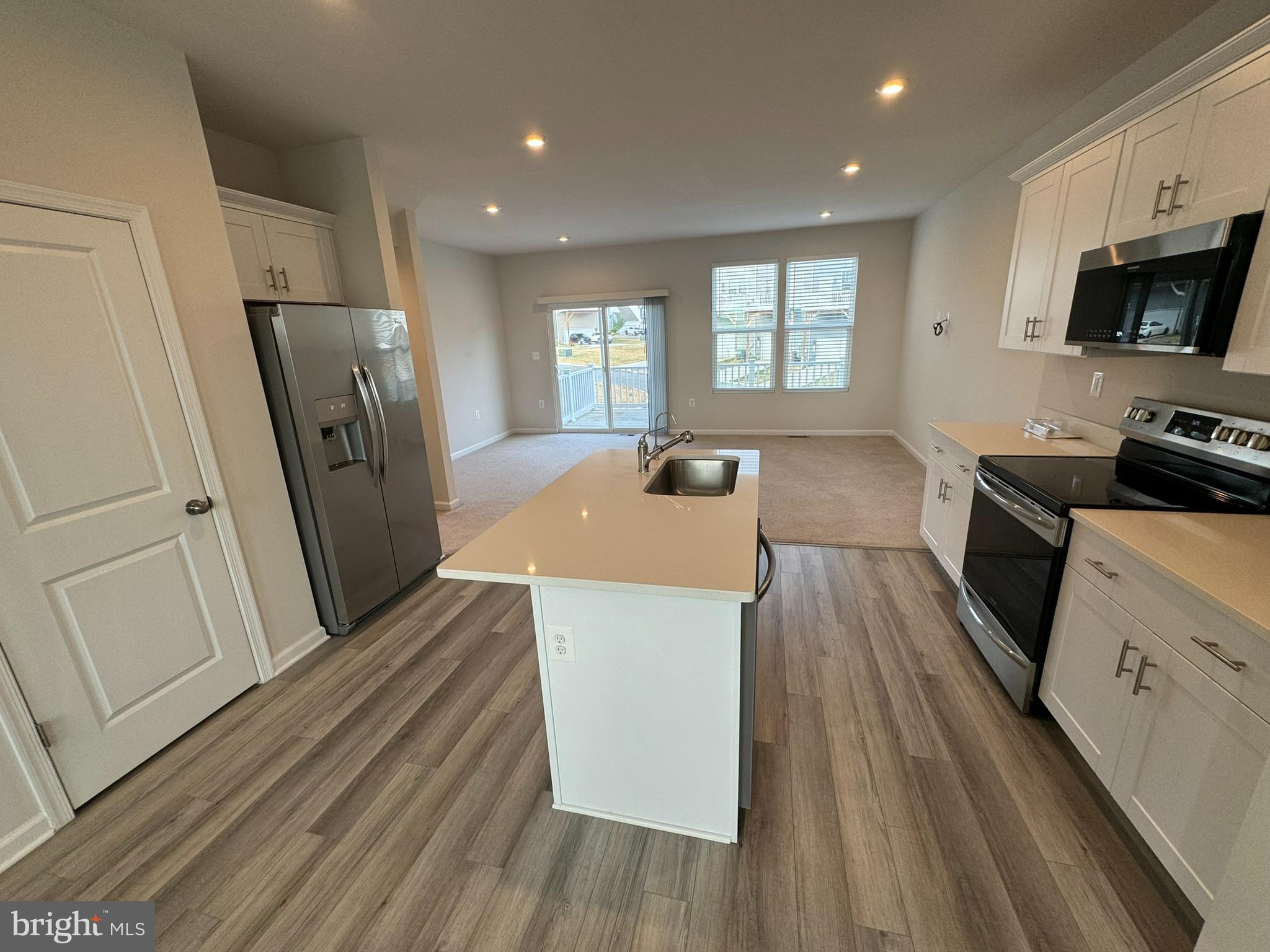 PRESIDENTS POINTE - Residential Lease