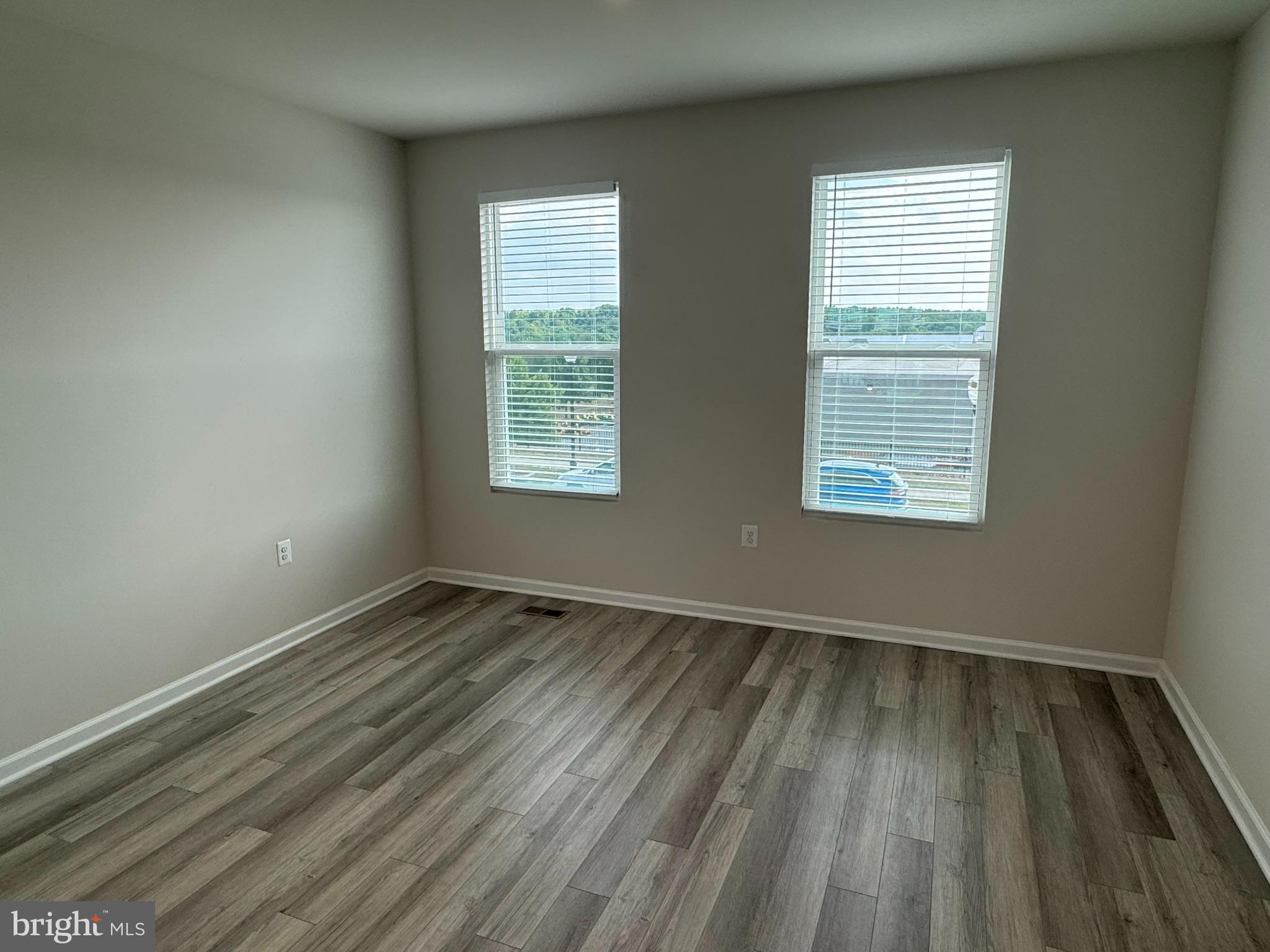 PRESIDENTS POINTE - Residential Lease