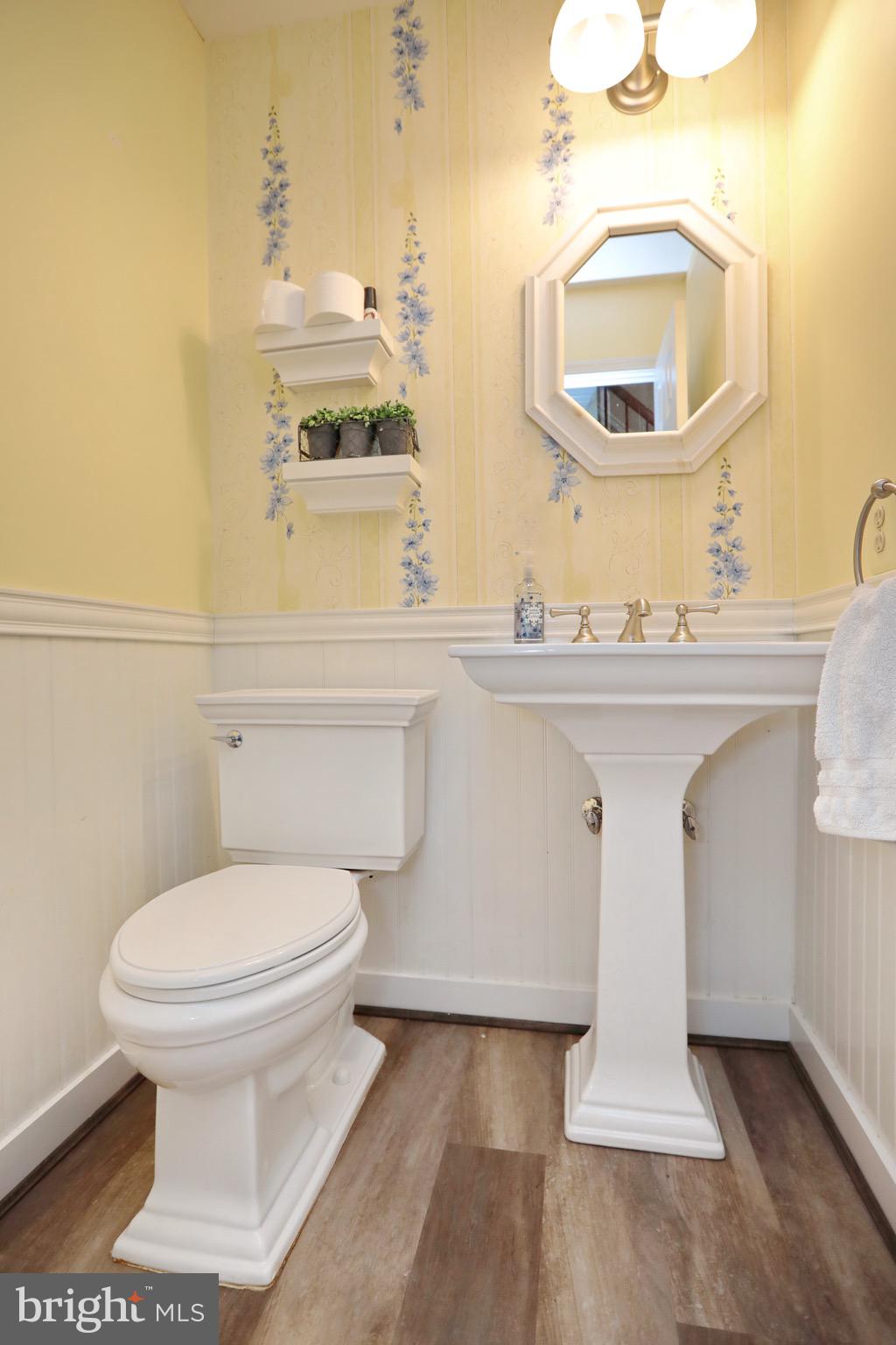 BERRY HILL MANOR - Residential Lease