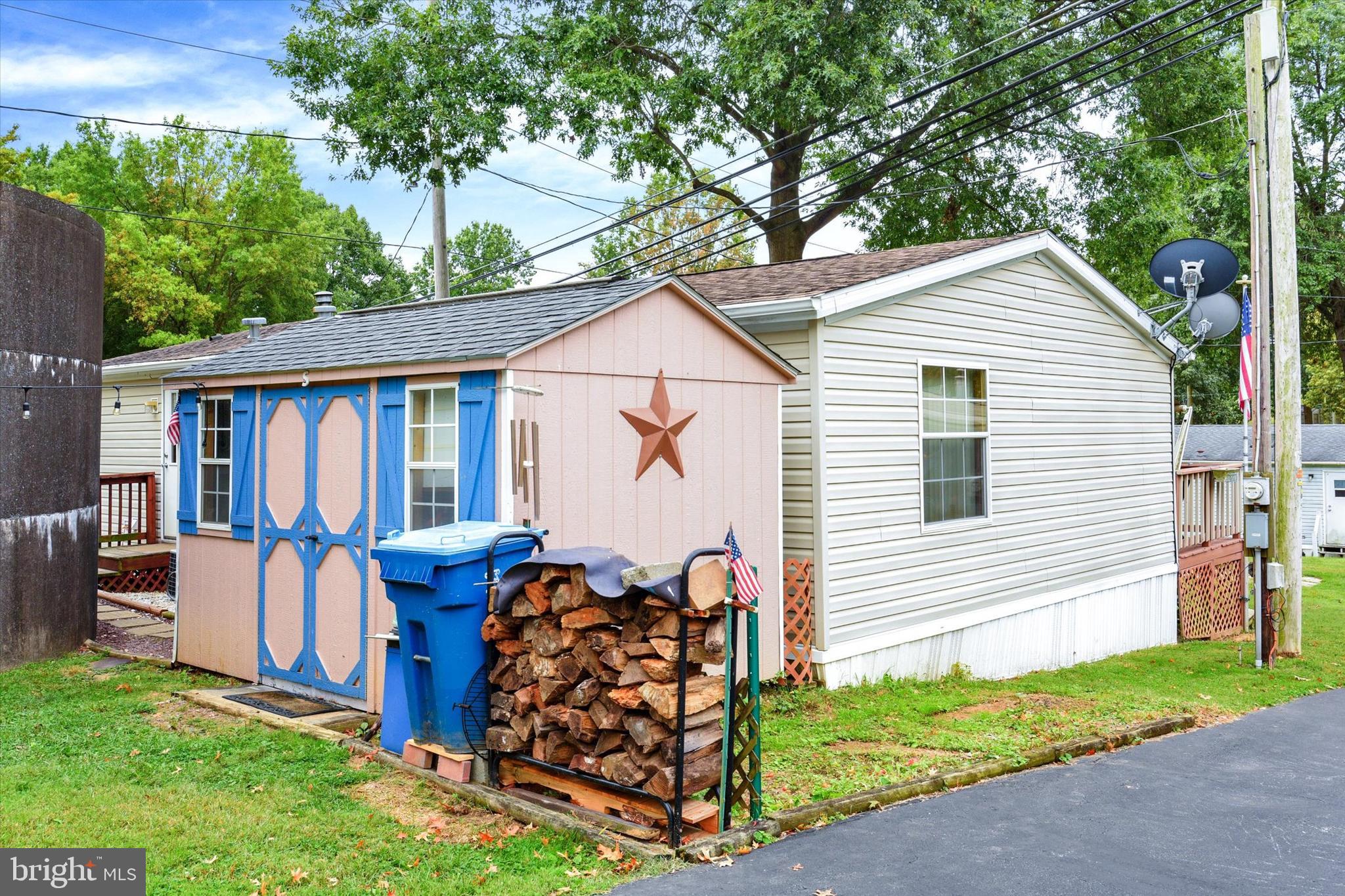 LITTLE HOLLYWOOD - Residential