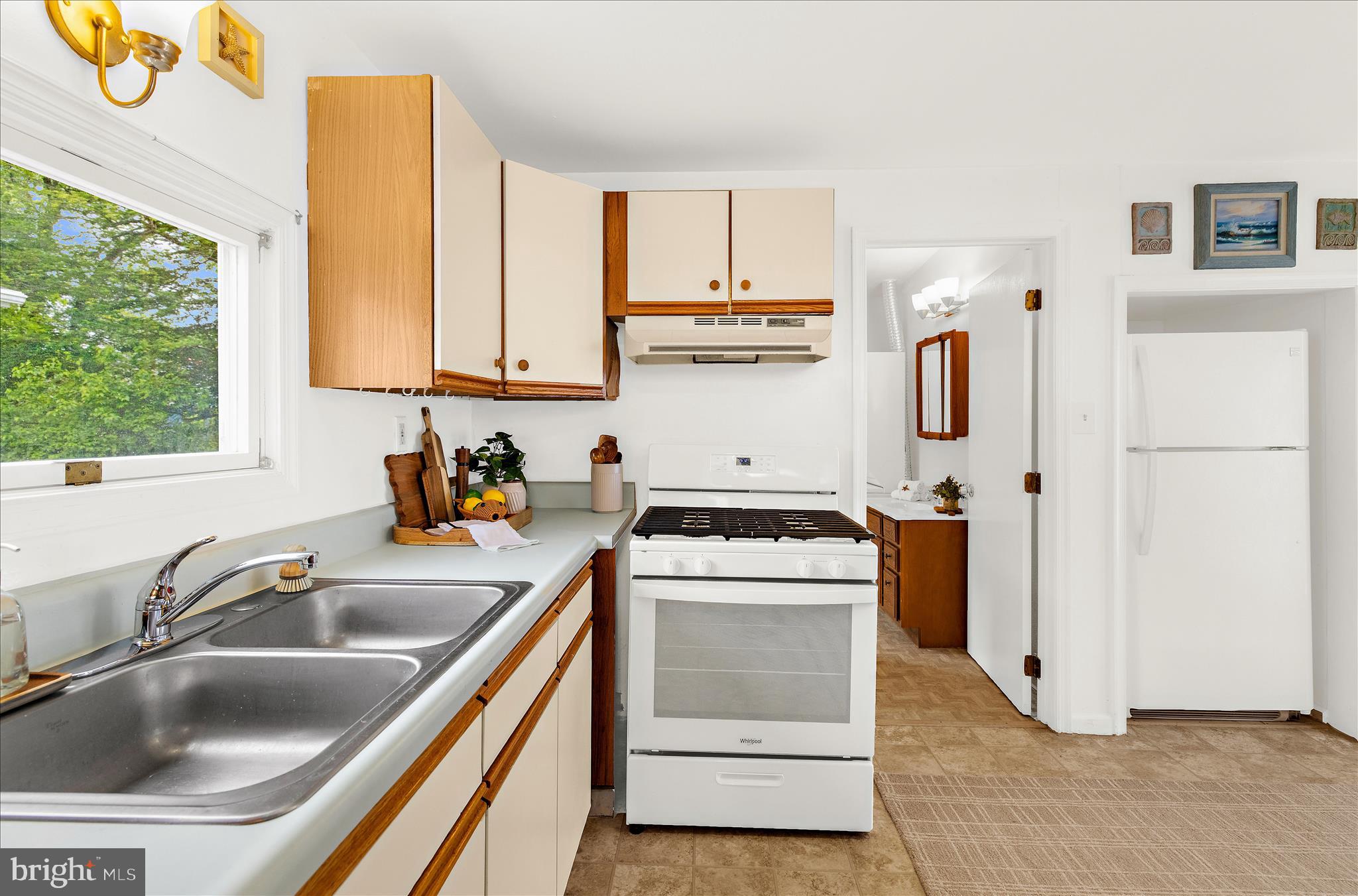 CRYSTAL BEACH MANOR - Residential