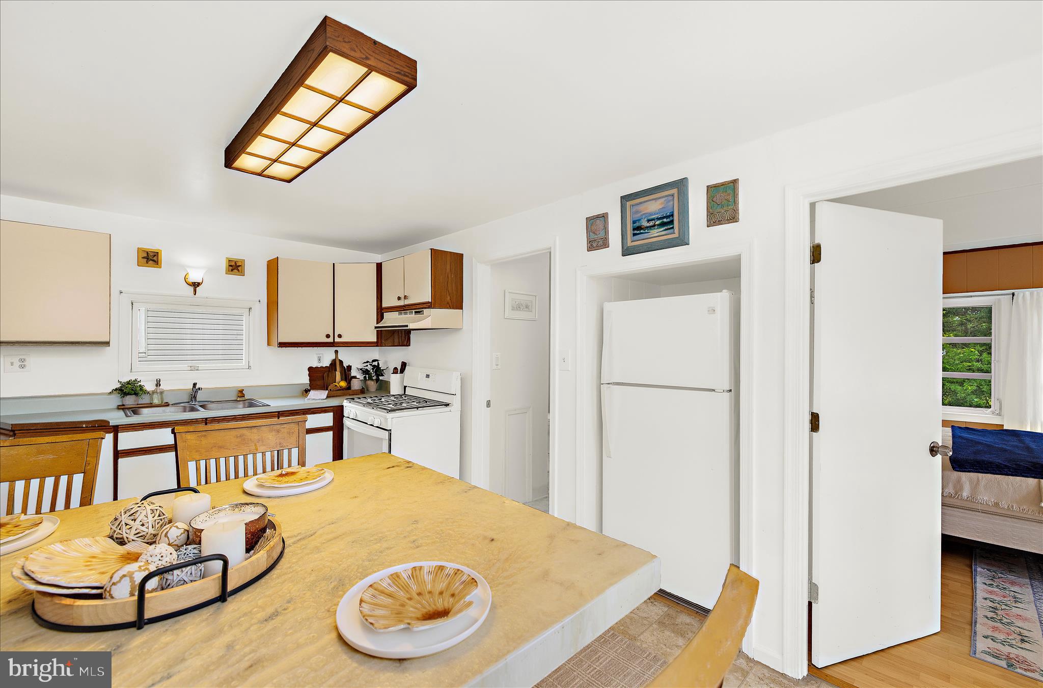 CRYSTAL BEACH MANOR - Residential