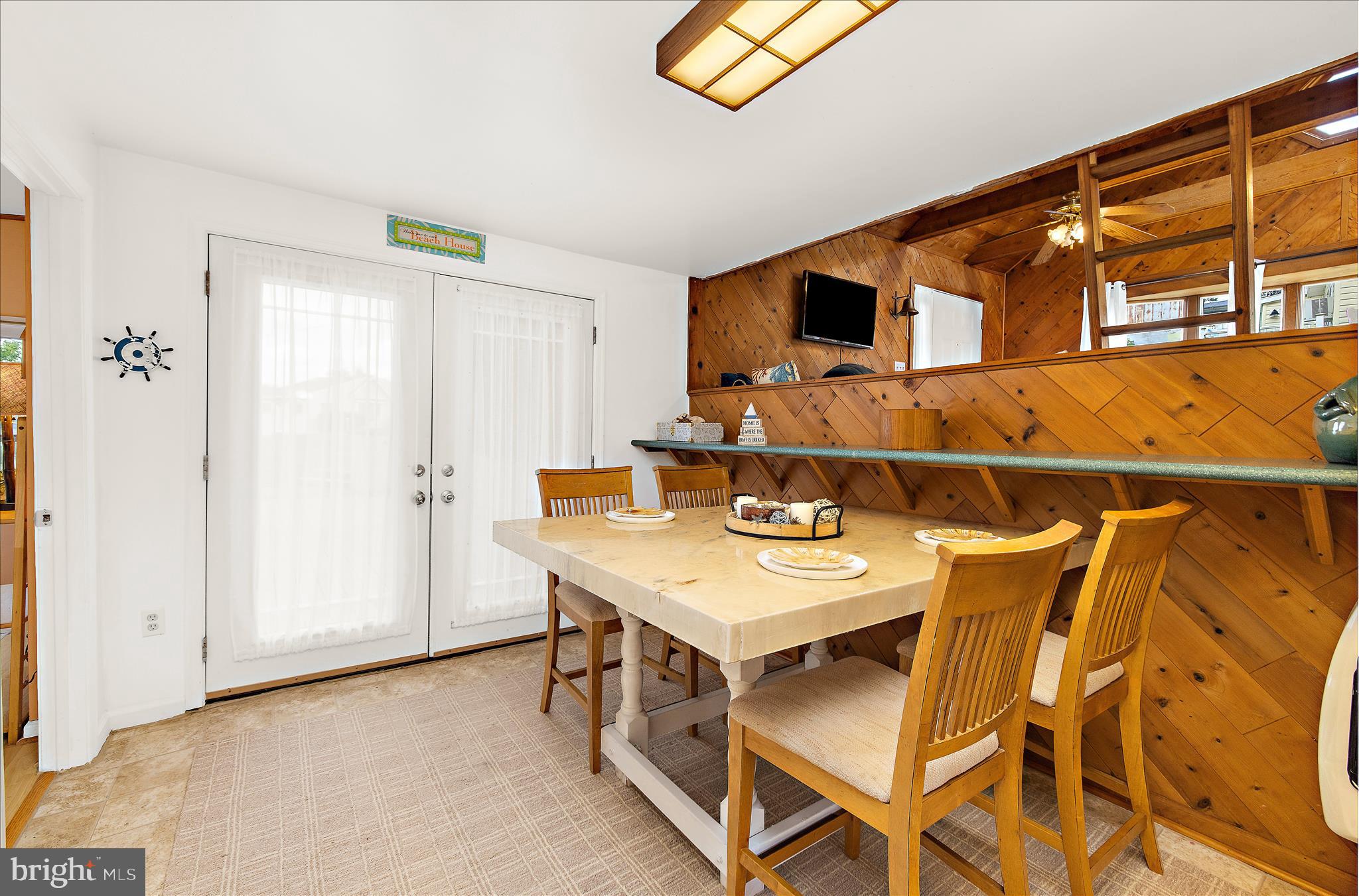 CRYSTAL BEACH MANOR - Residential