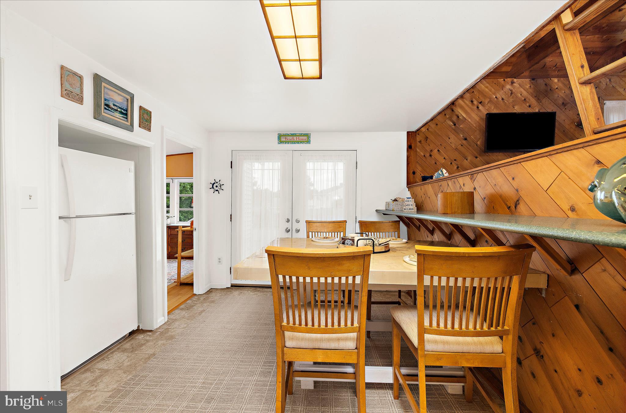 CRYSTAL BEACH MANOR - Residential
