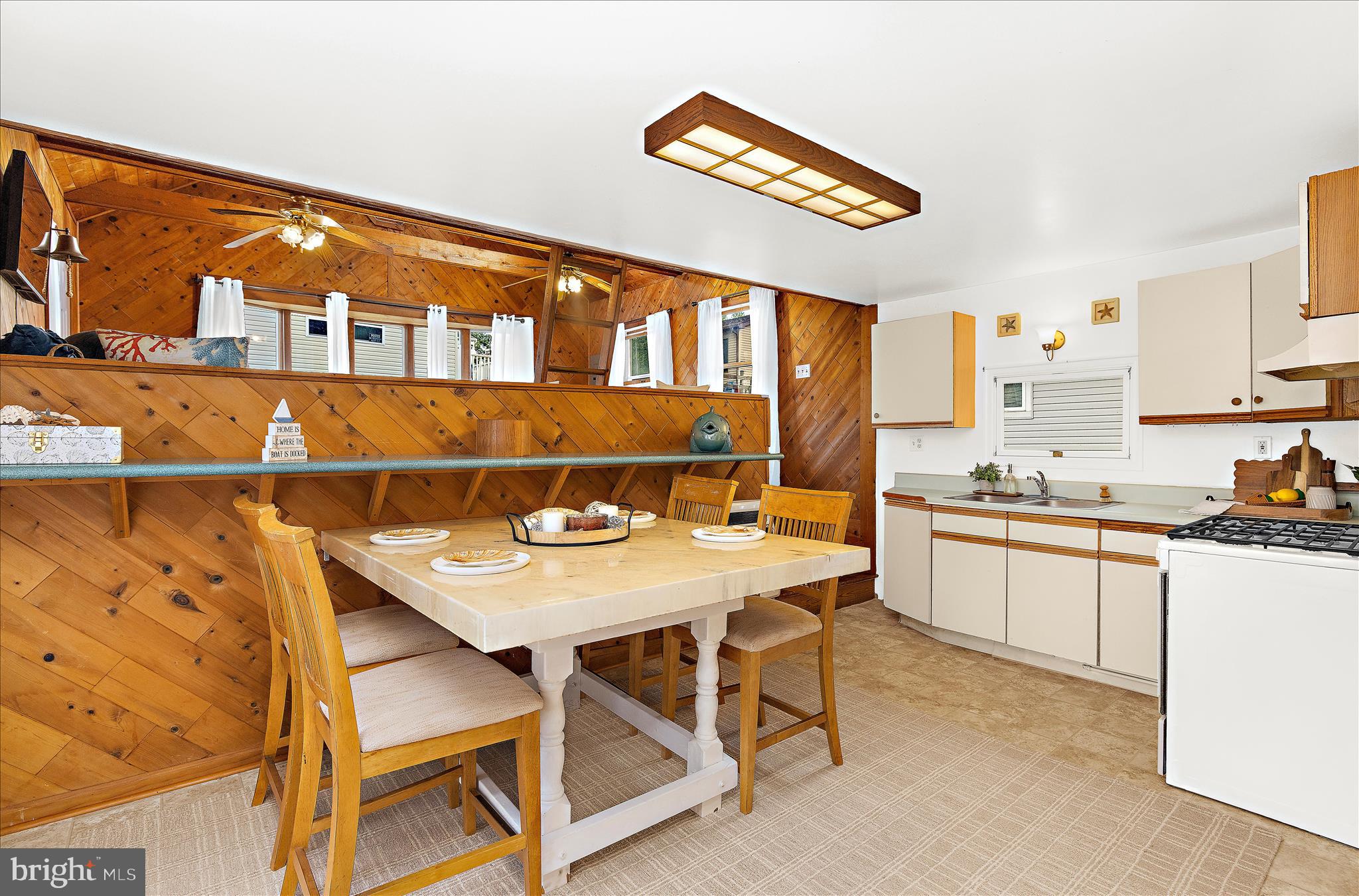 CRYSTAL BEACH MANOR - Residential