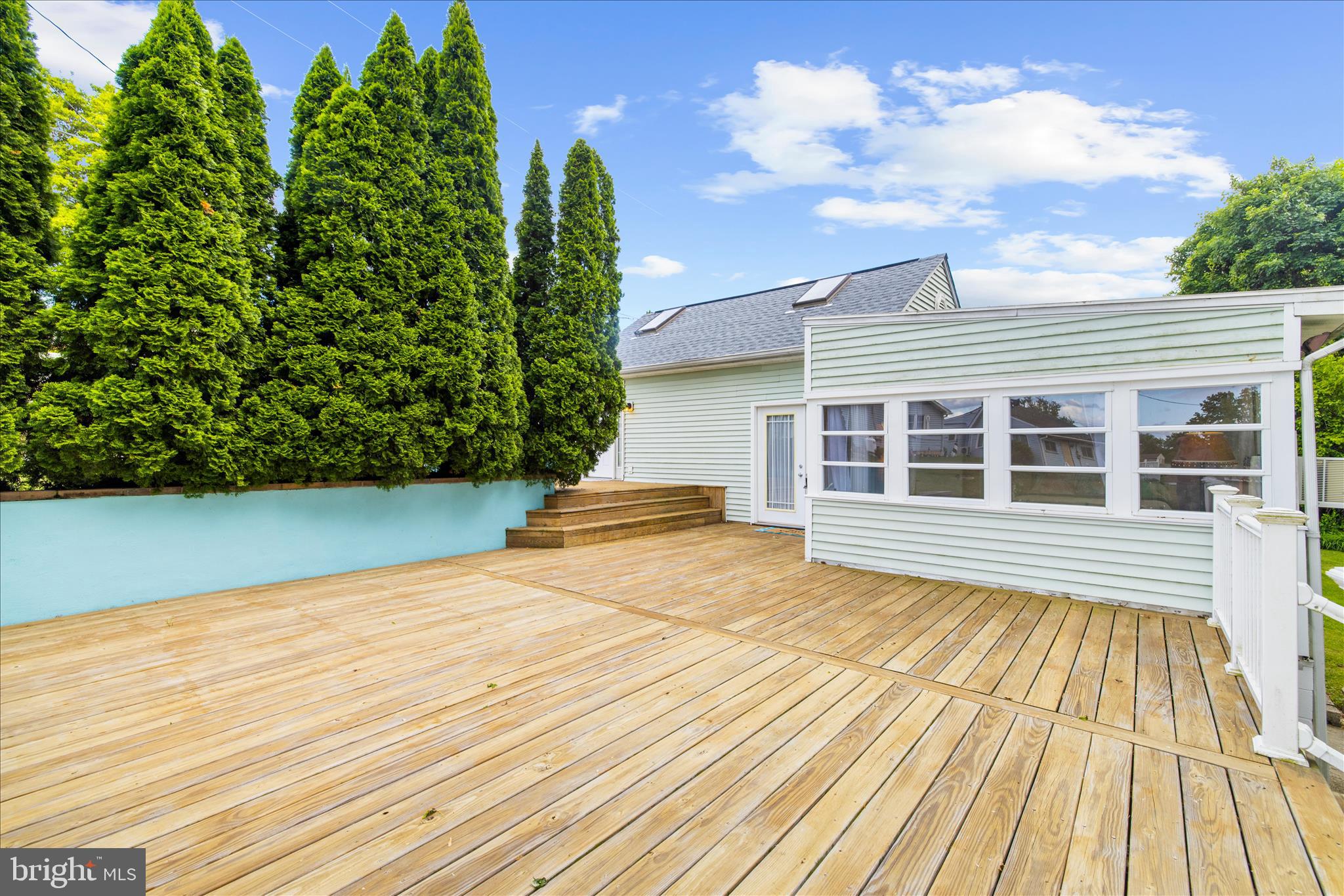 CRYSTAL BEACH MANOR - Residential