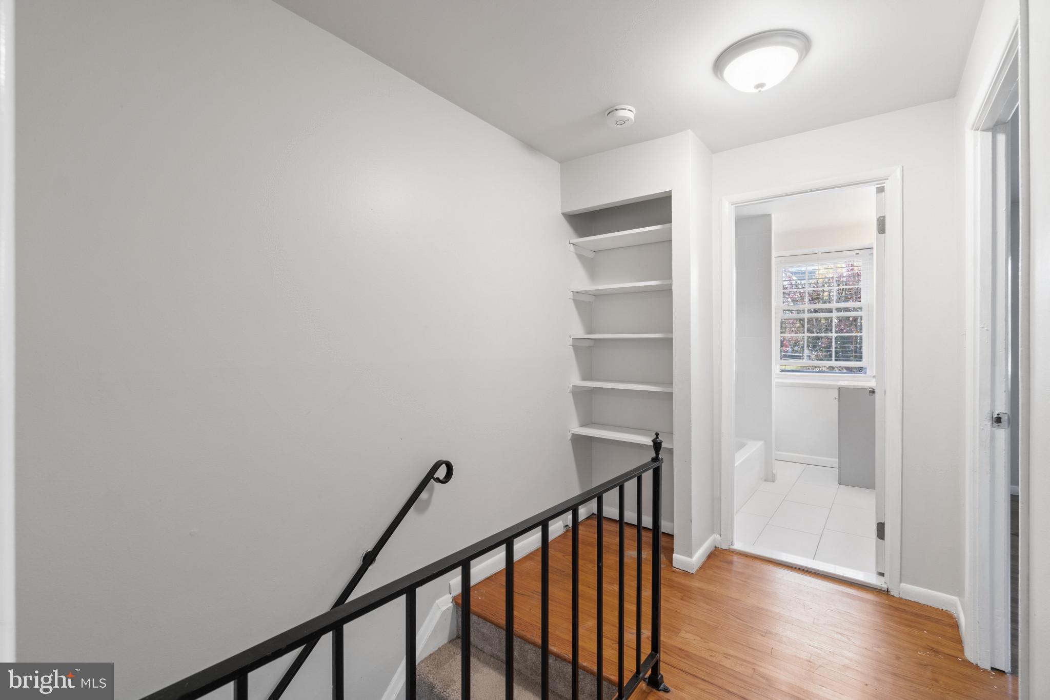 DUTCH GLEN - Residential Lease