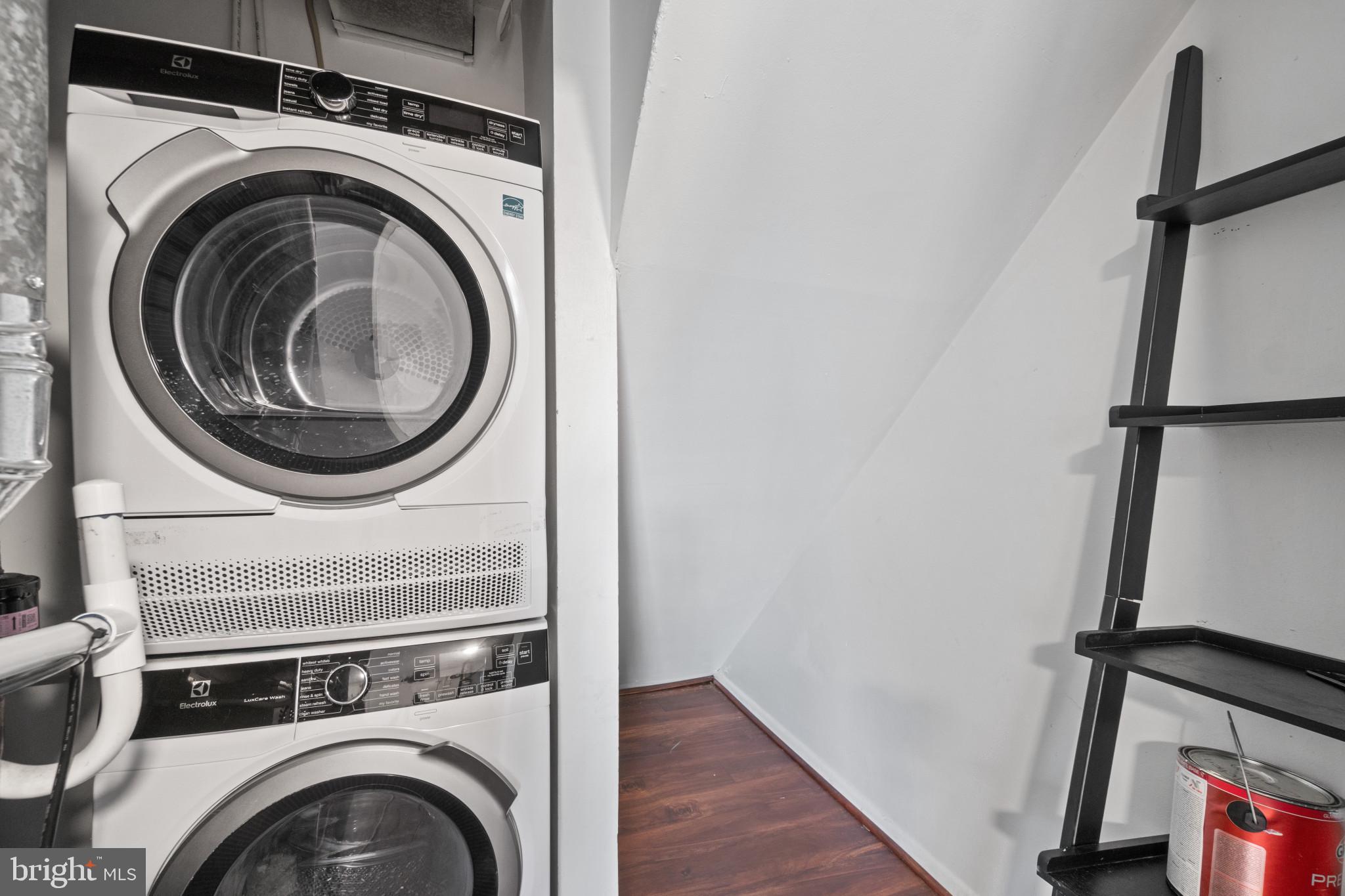 DUTCH GLEN - Residential Lease