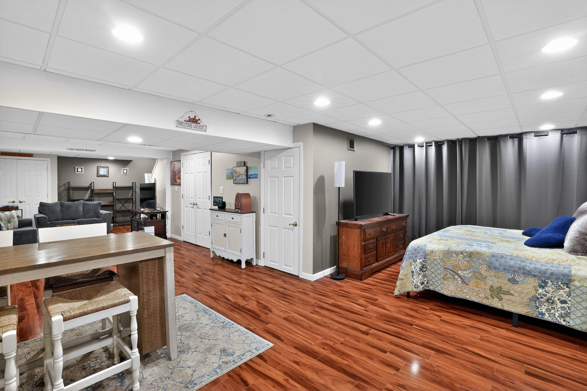 TWIN HILLS - Residential