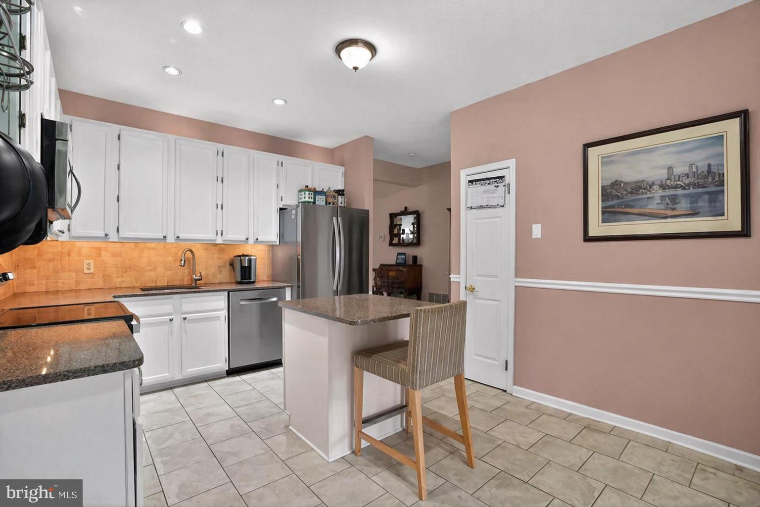 TWIN HILLS - Residential