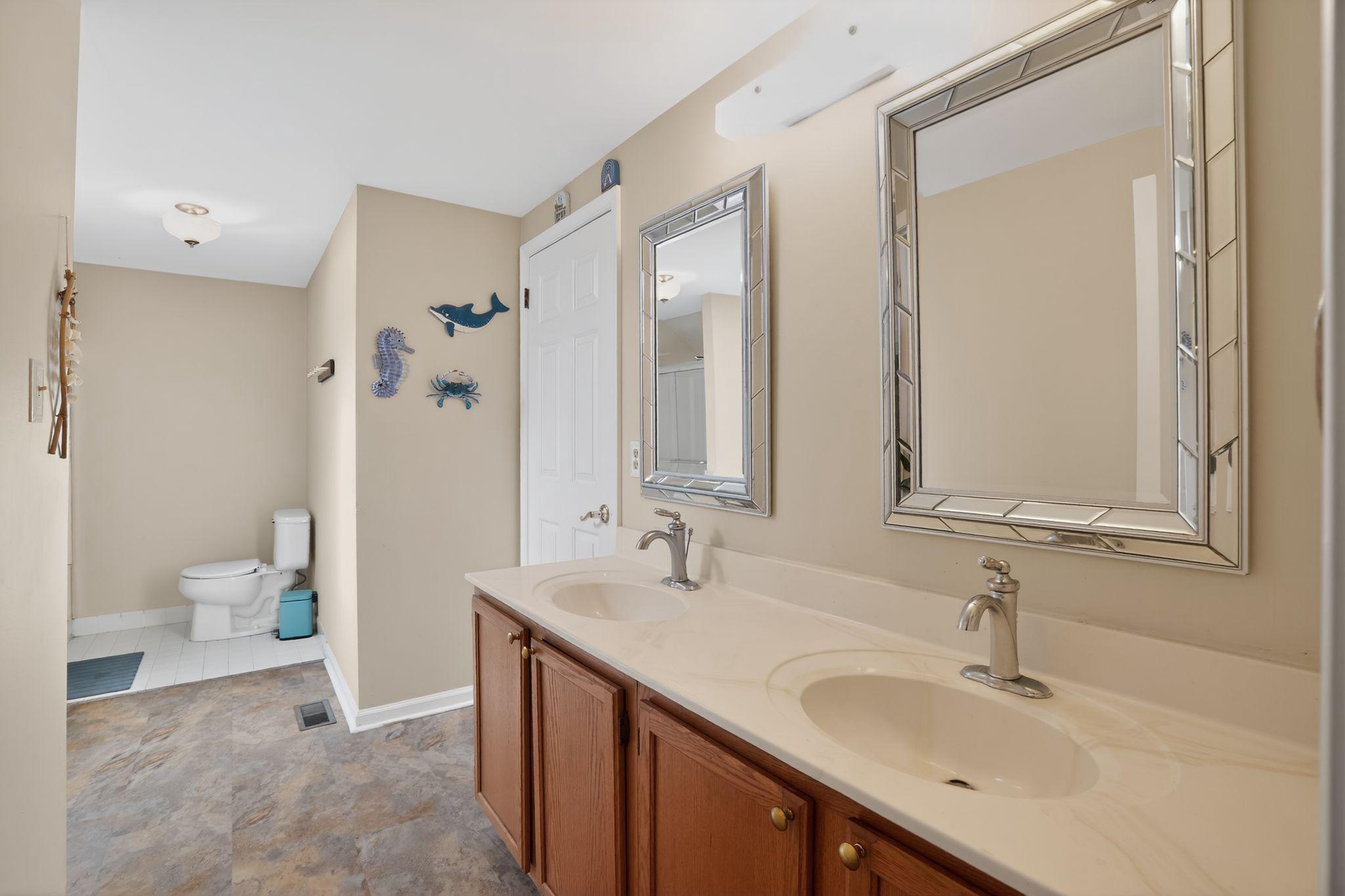 TWIN HILLS - Residential