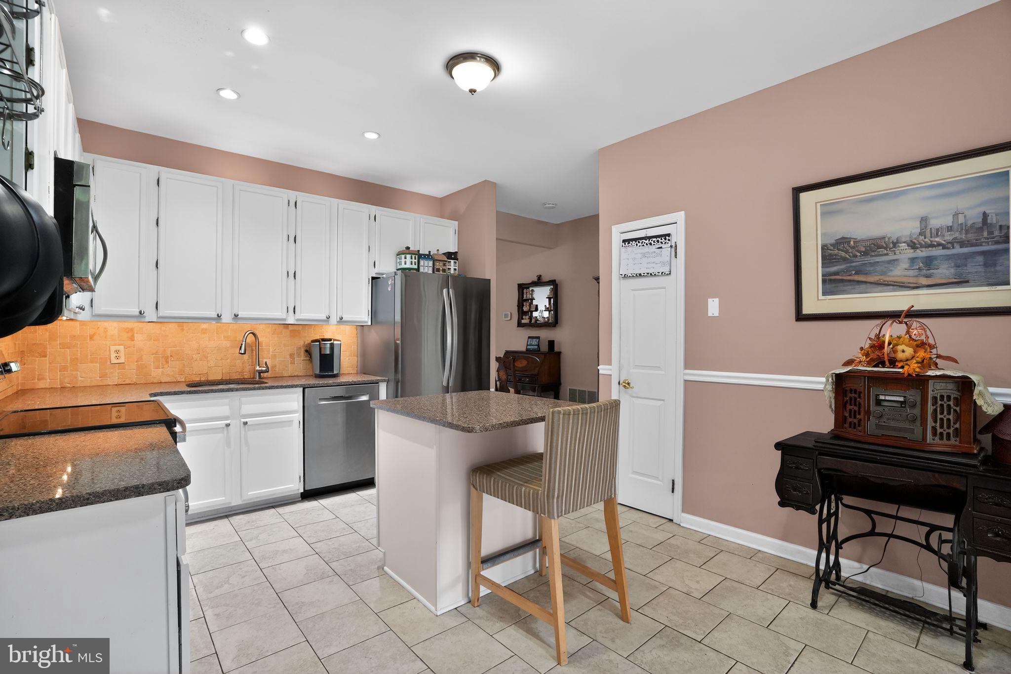 TWIN HILLS - Residential